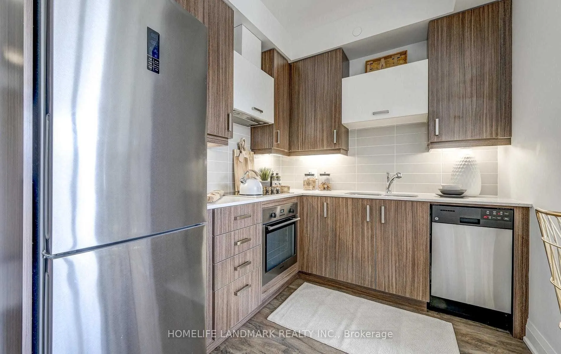 28 Uptown Drive, #726