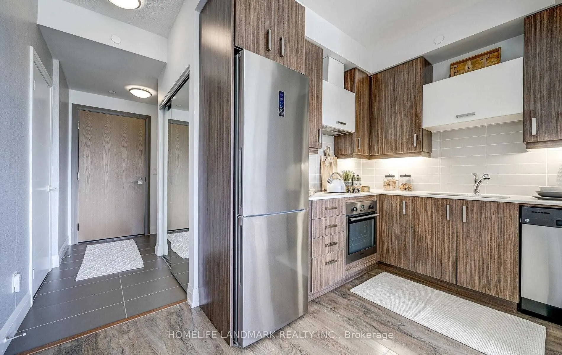 28 Uptown Drive, #726