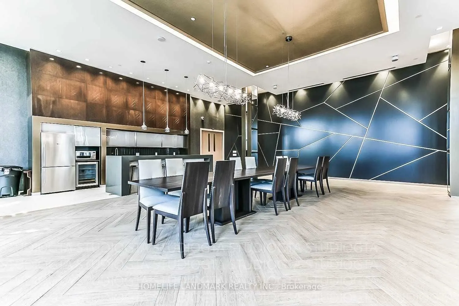 28 Uptown Drive, #726