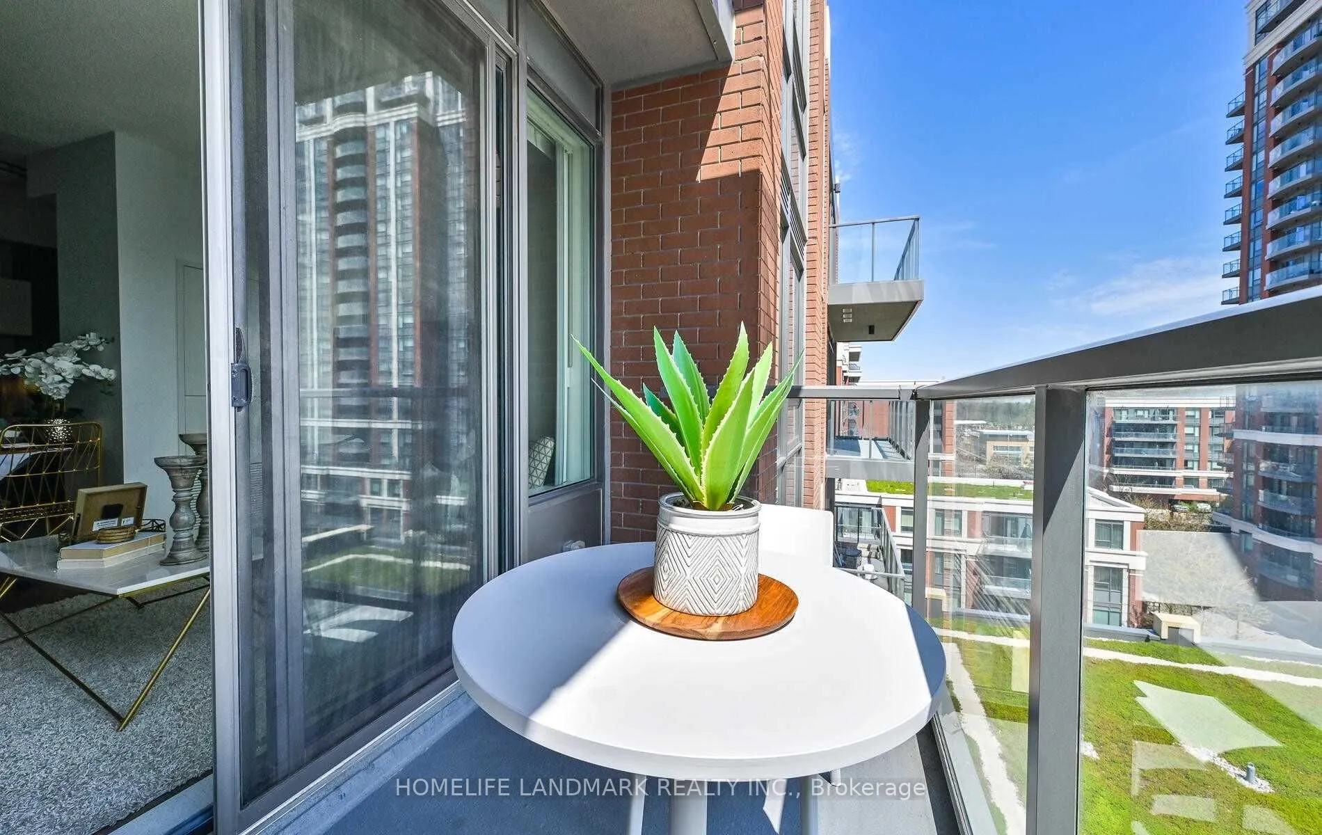 28 Uptown Drive, #726