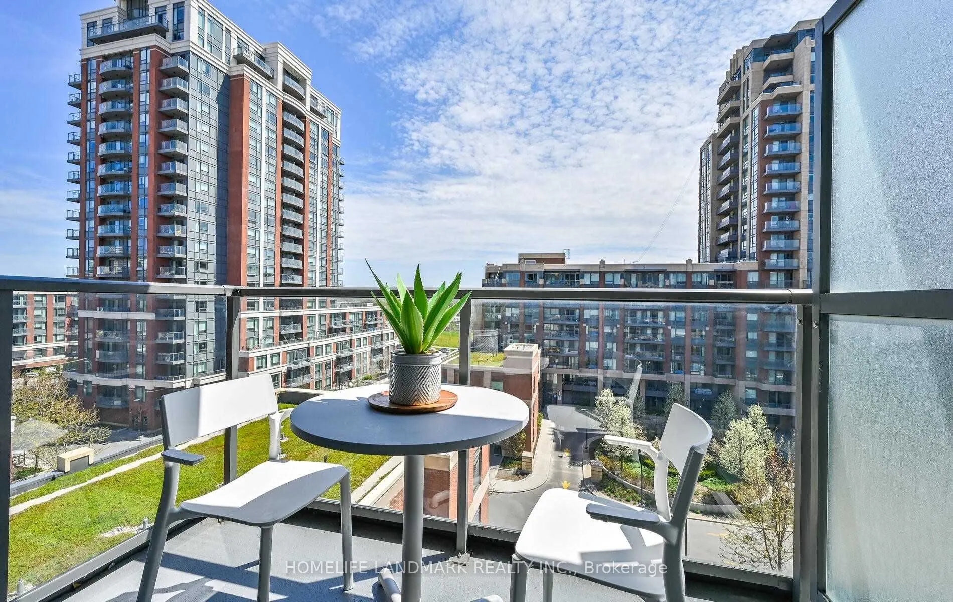 28 Uptown Drive, #726