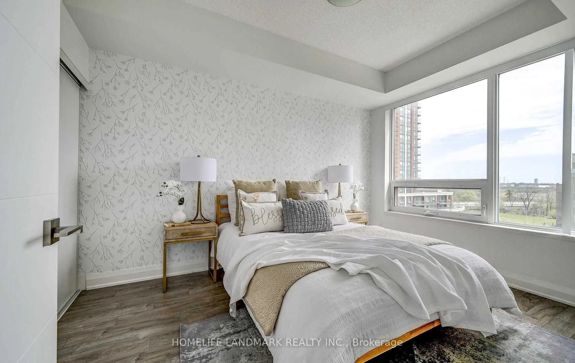 28 Uptown Drive, #726