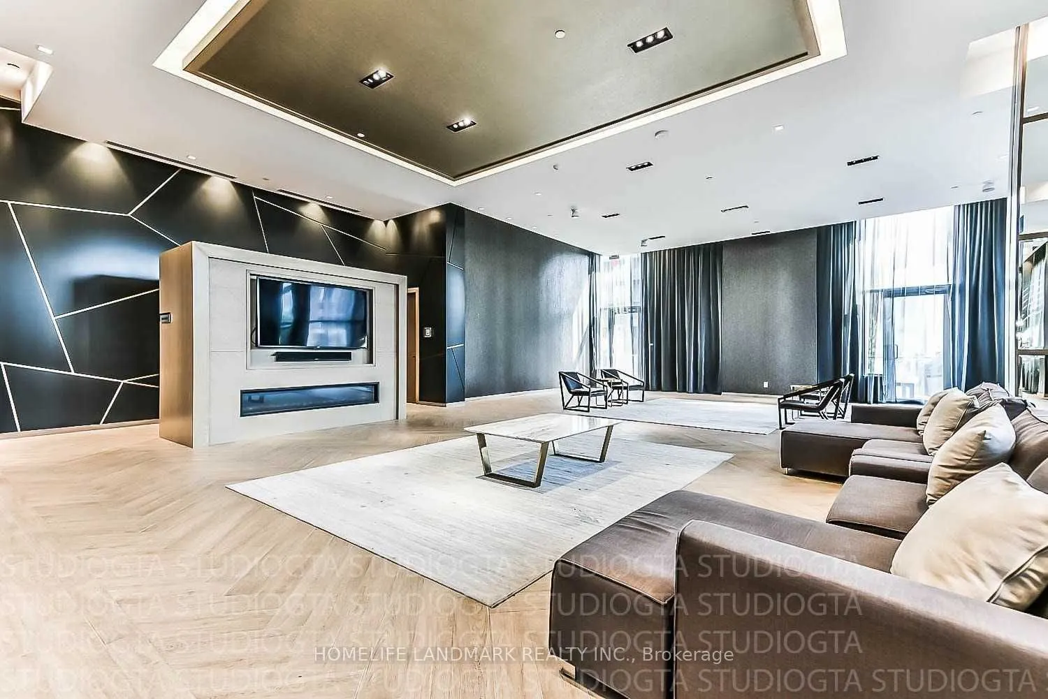 28 Uptown Drive, #726