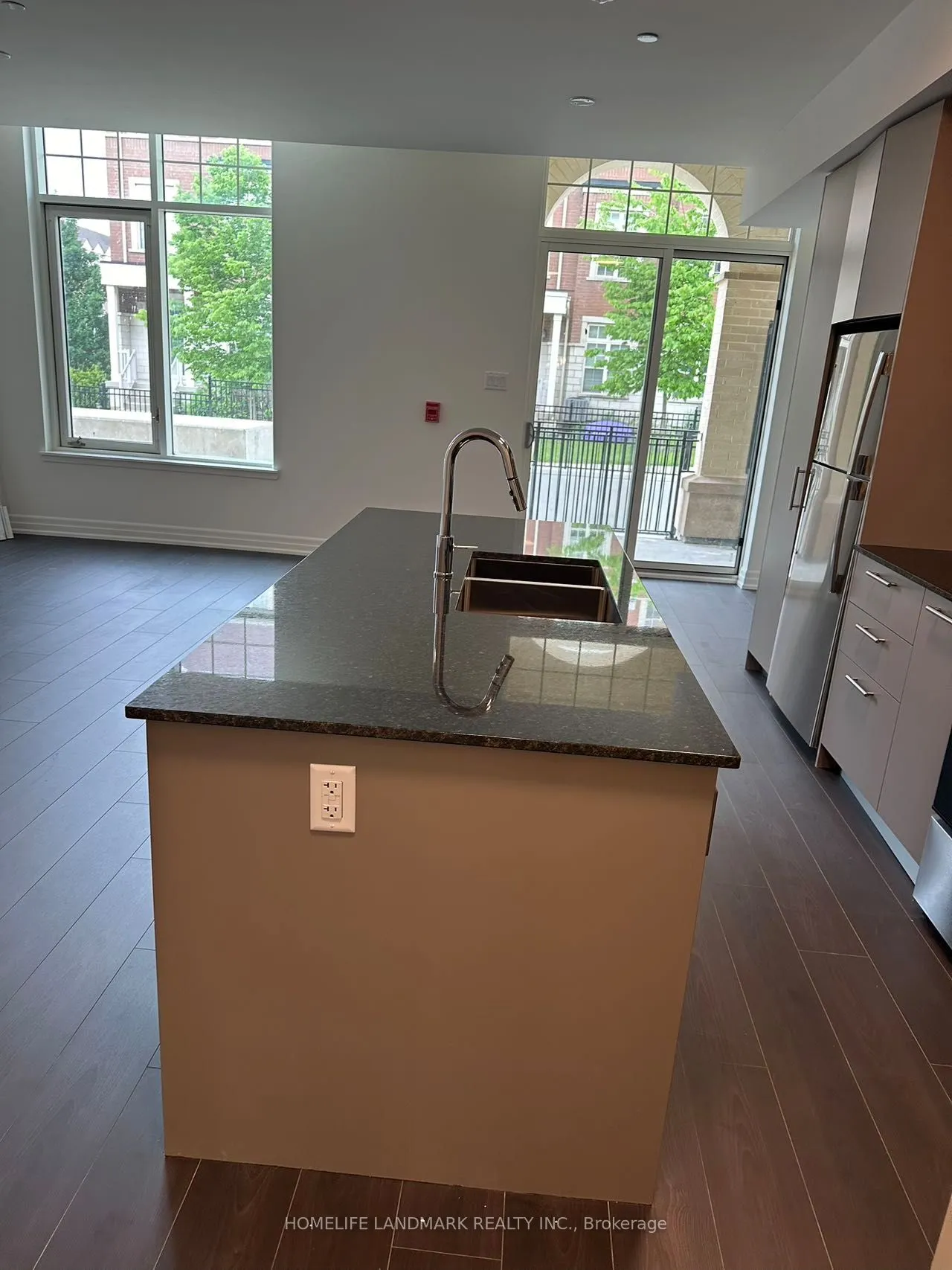 101 Cathedral High Street, #106