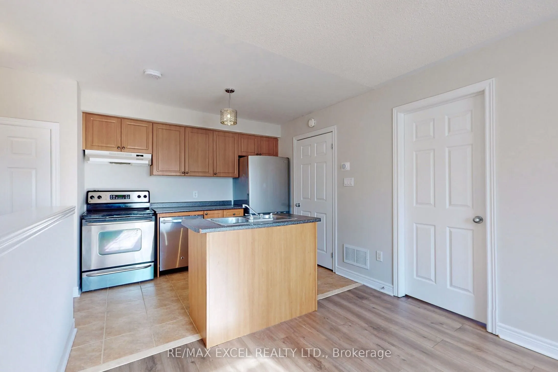 525 Country Glen Road, #Coach