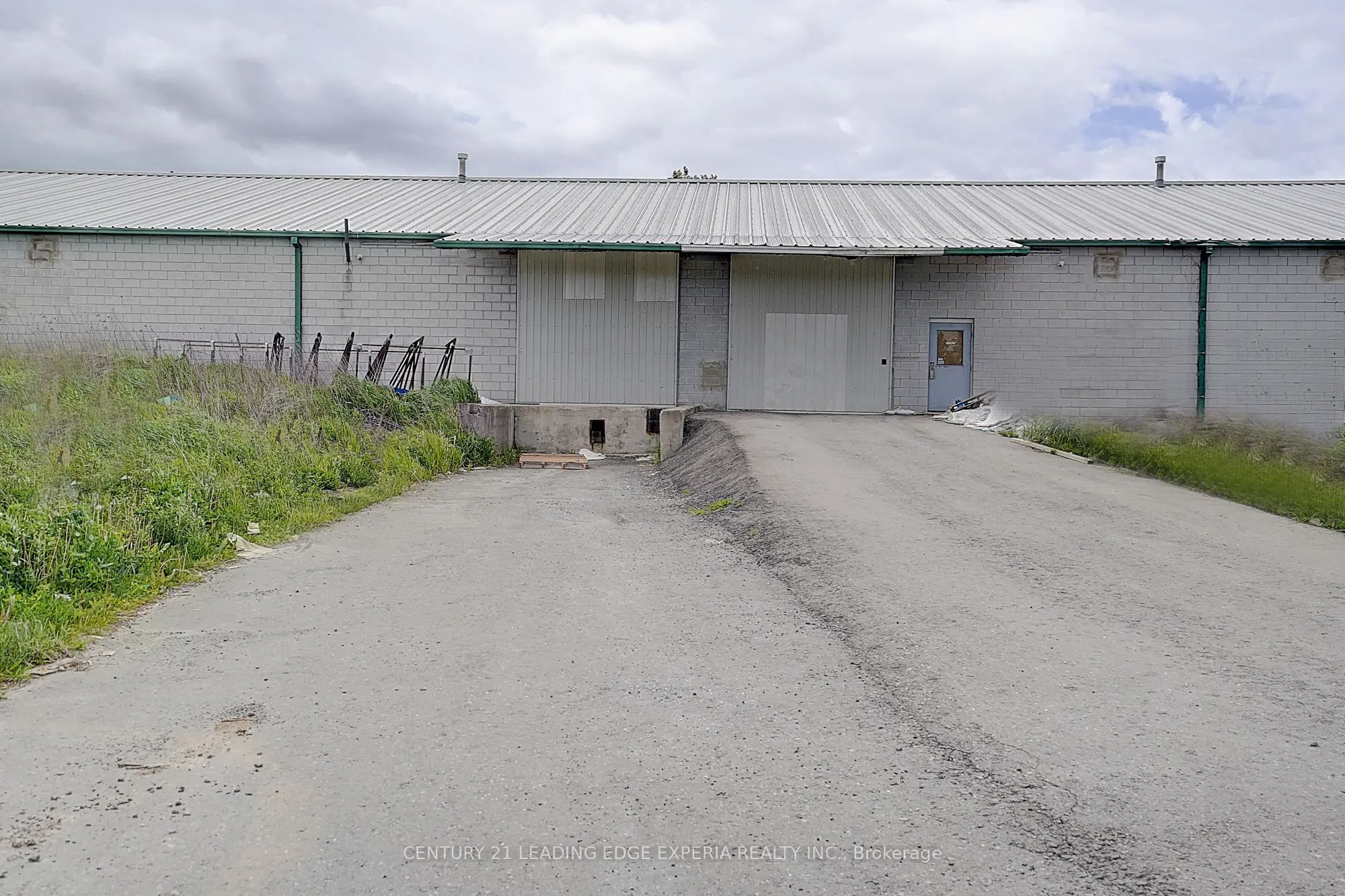 20091 Woodbine Avenue