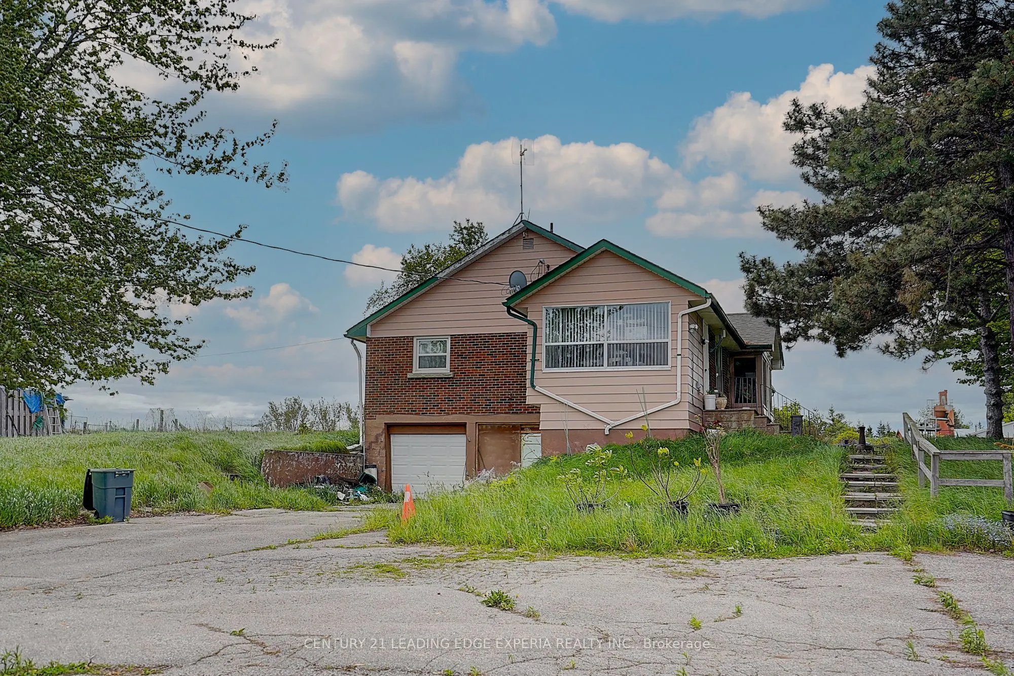 20091 Woodbine Avenue