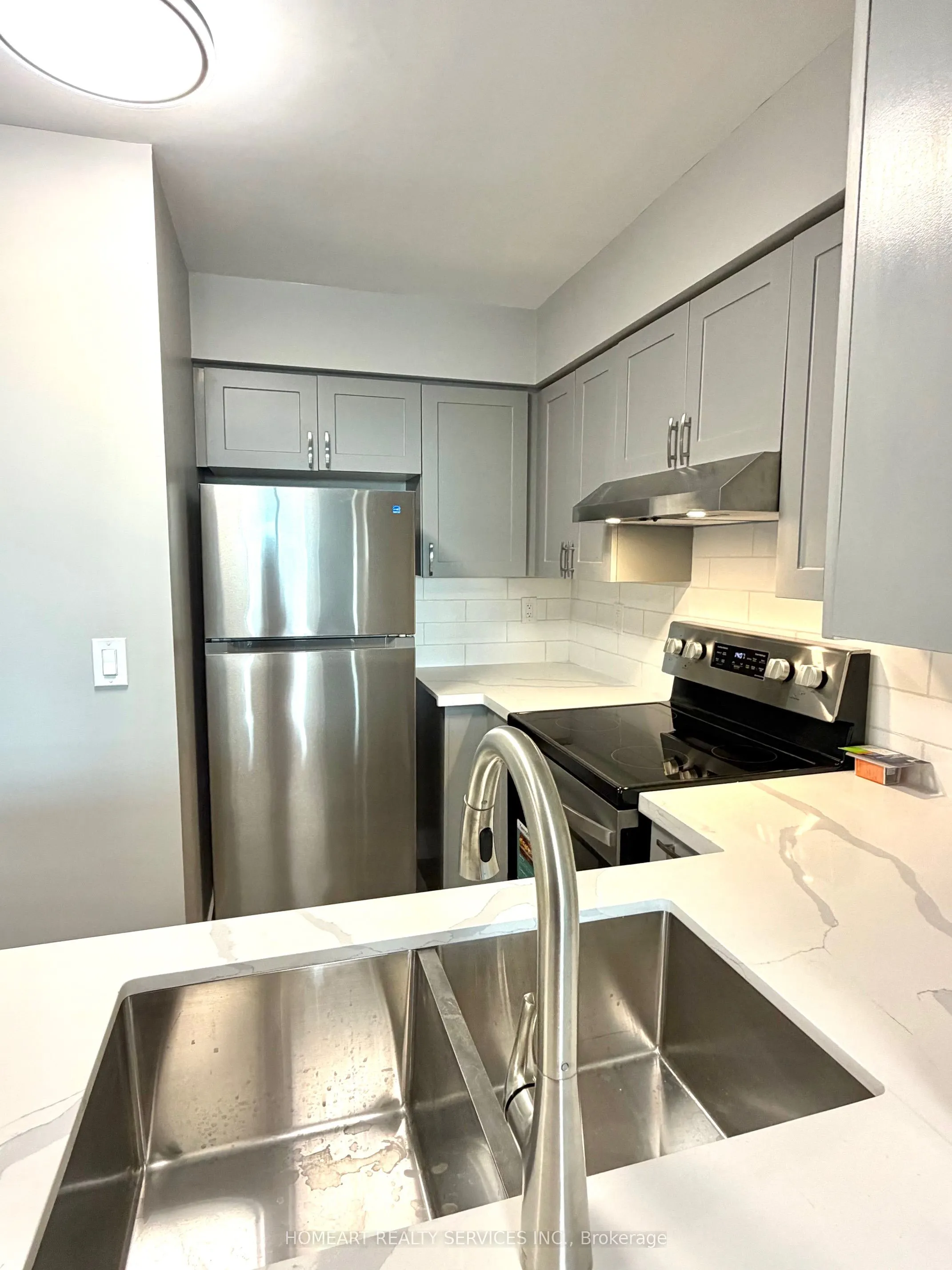 23 Oneida Crescent, #LPH5