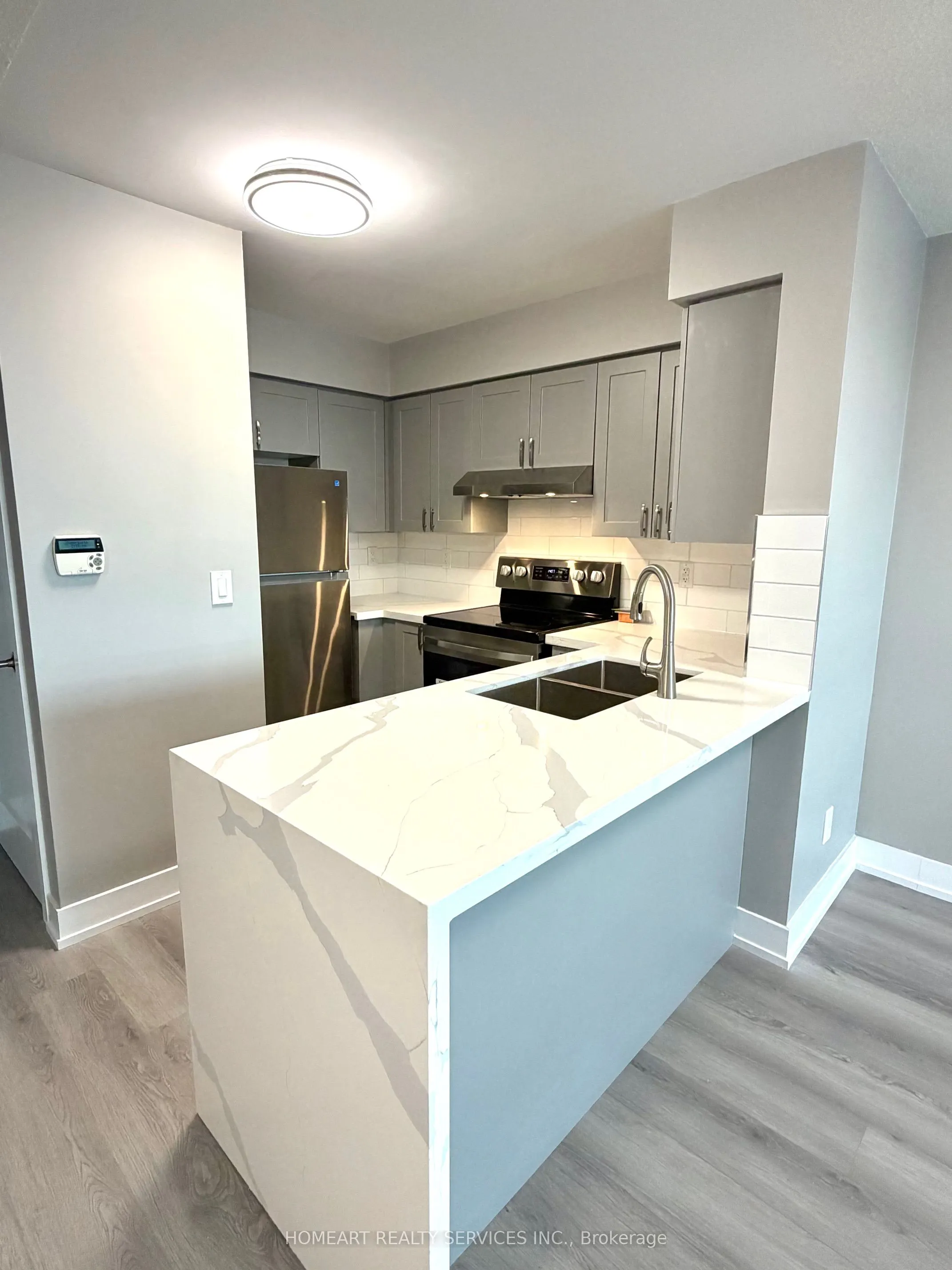 23 Oneida Crescent, #LPH5