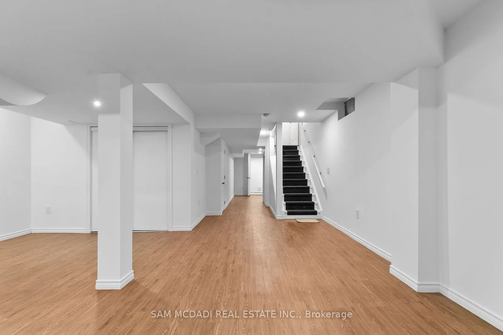 23 Manordale Crescent