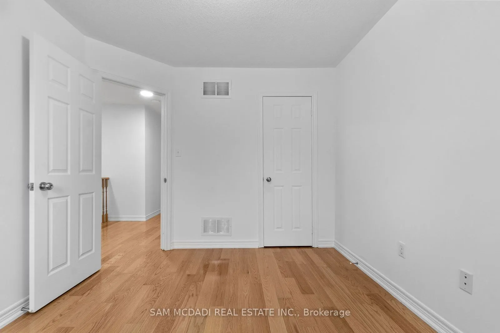 23 Manordale Crescent