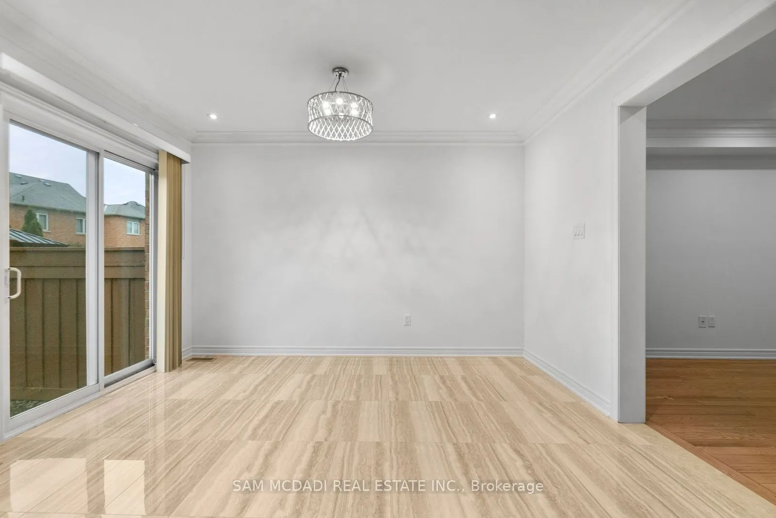 23 Manordale Crescent