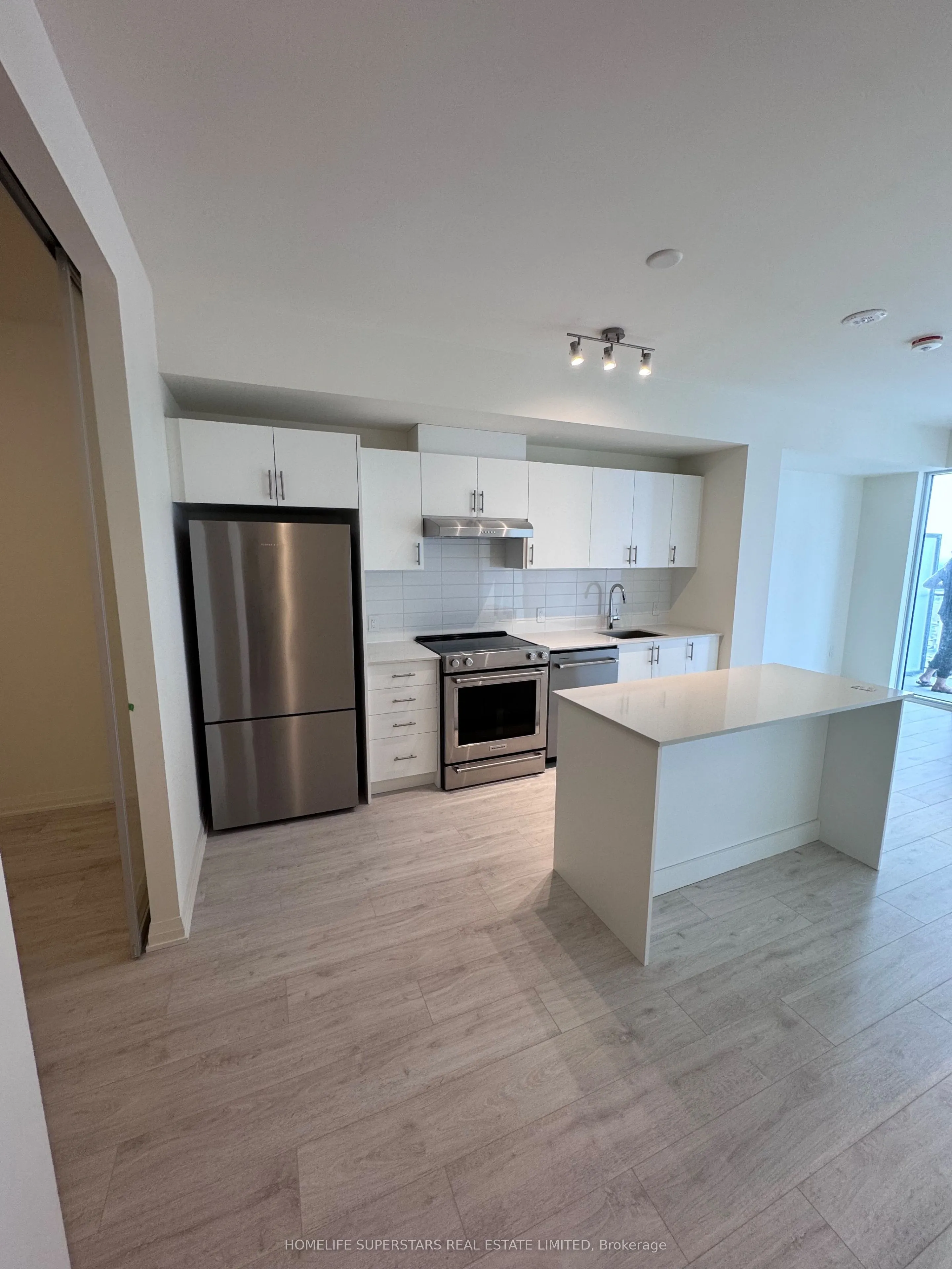 8960 Jane Street #2302