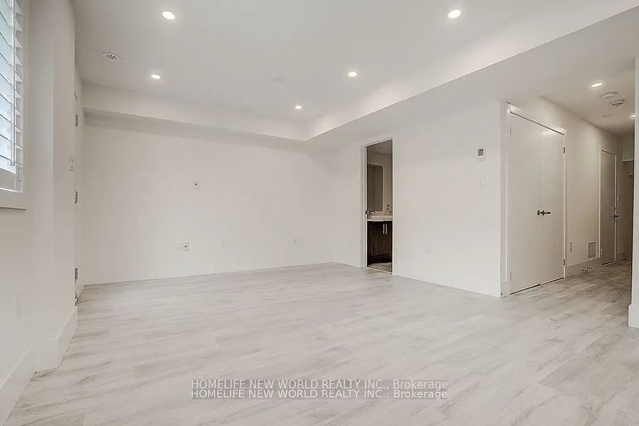 25 Sydney Circle