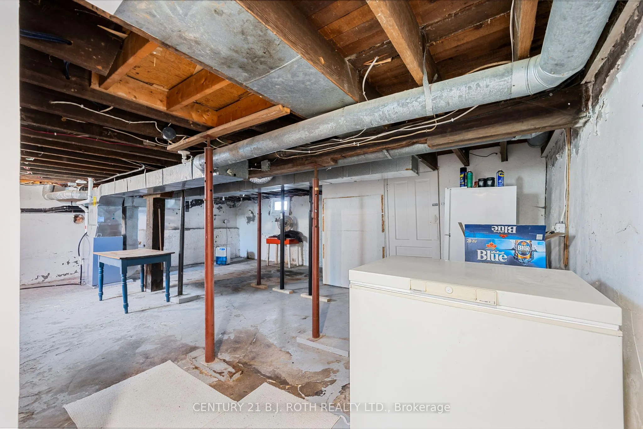 46 Church Street S