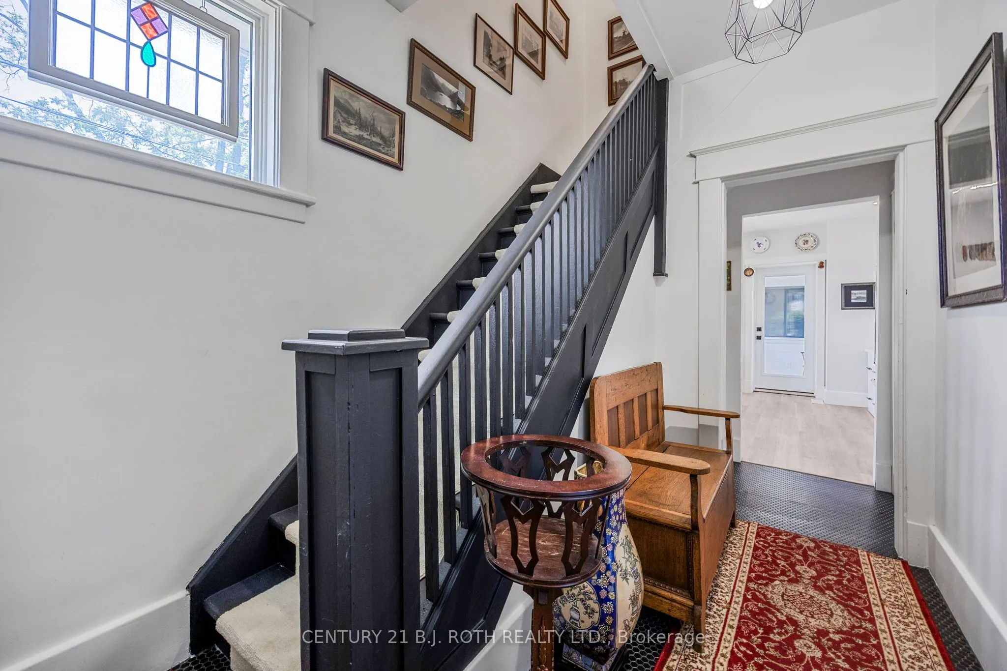 46 Church Street S