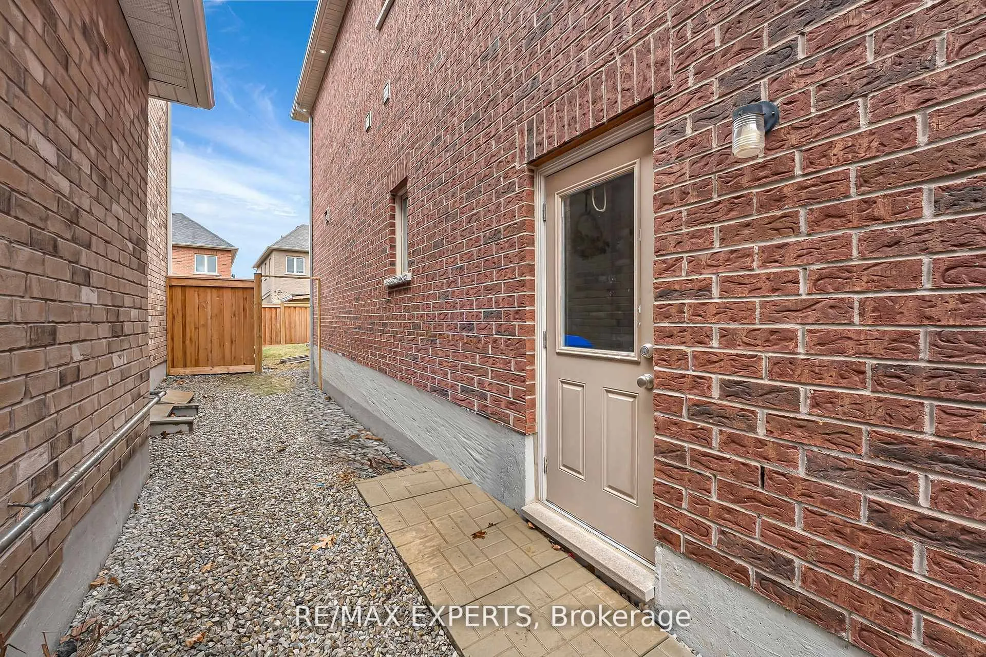 95 Selby Crescent