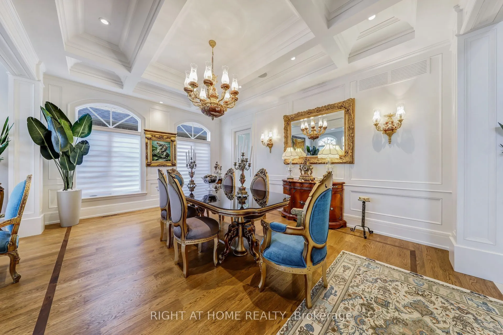 10 Yongeview Avenue