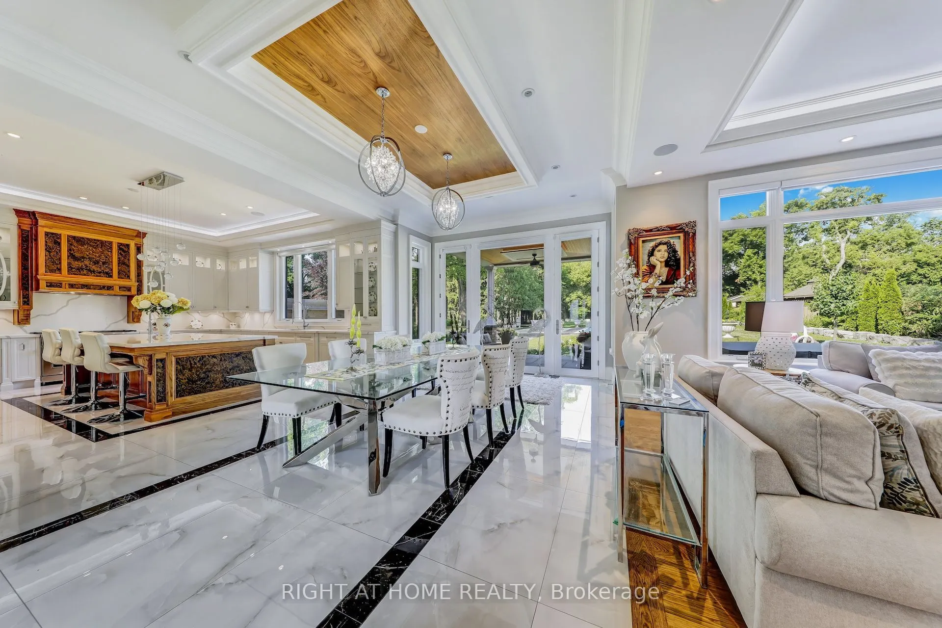 10 Yongeview Avenue
