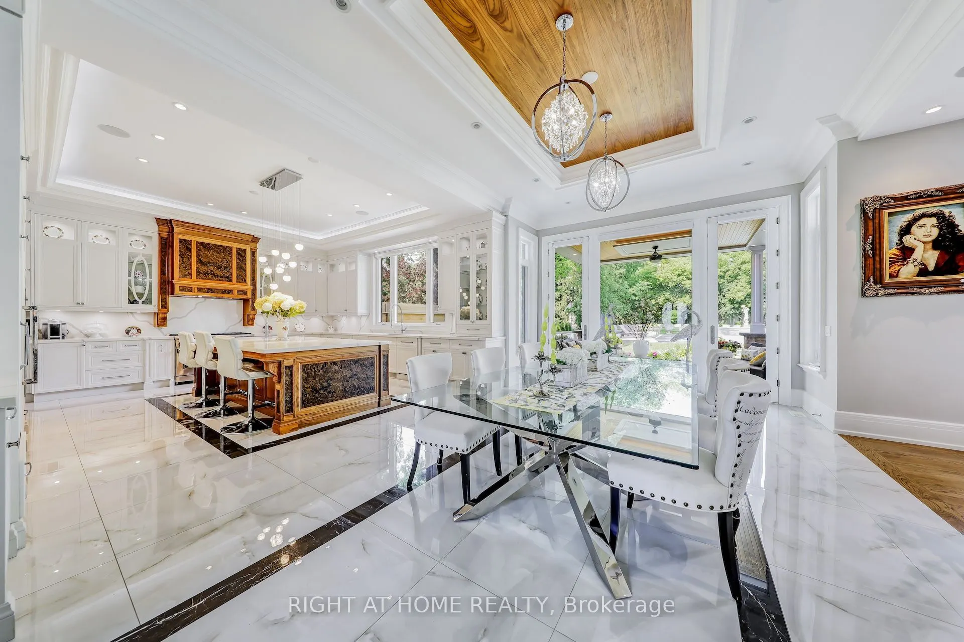 10 Yongeview Avenue