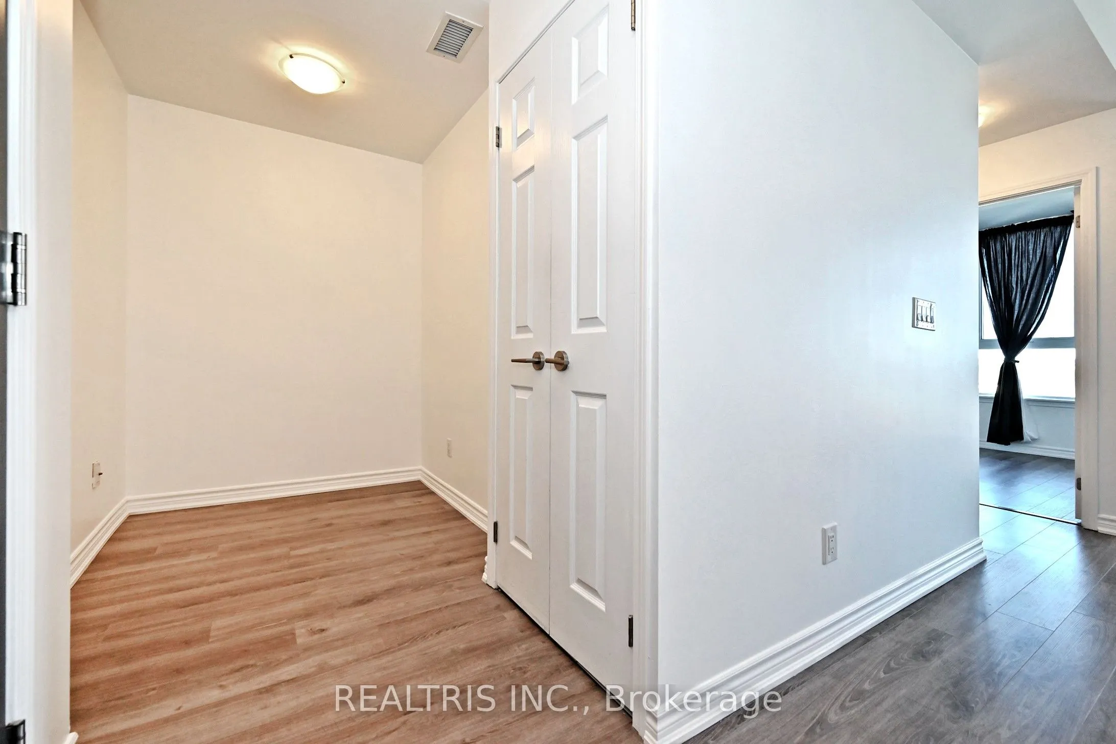 11611 Yonge Street #809