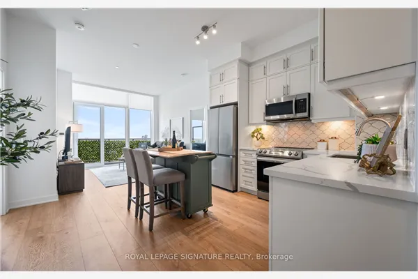 105 Oneida Crescent #PH07