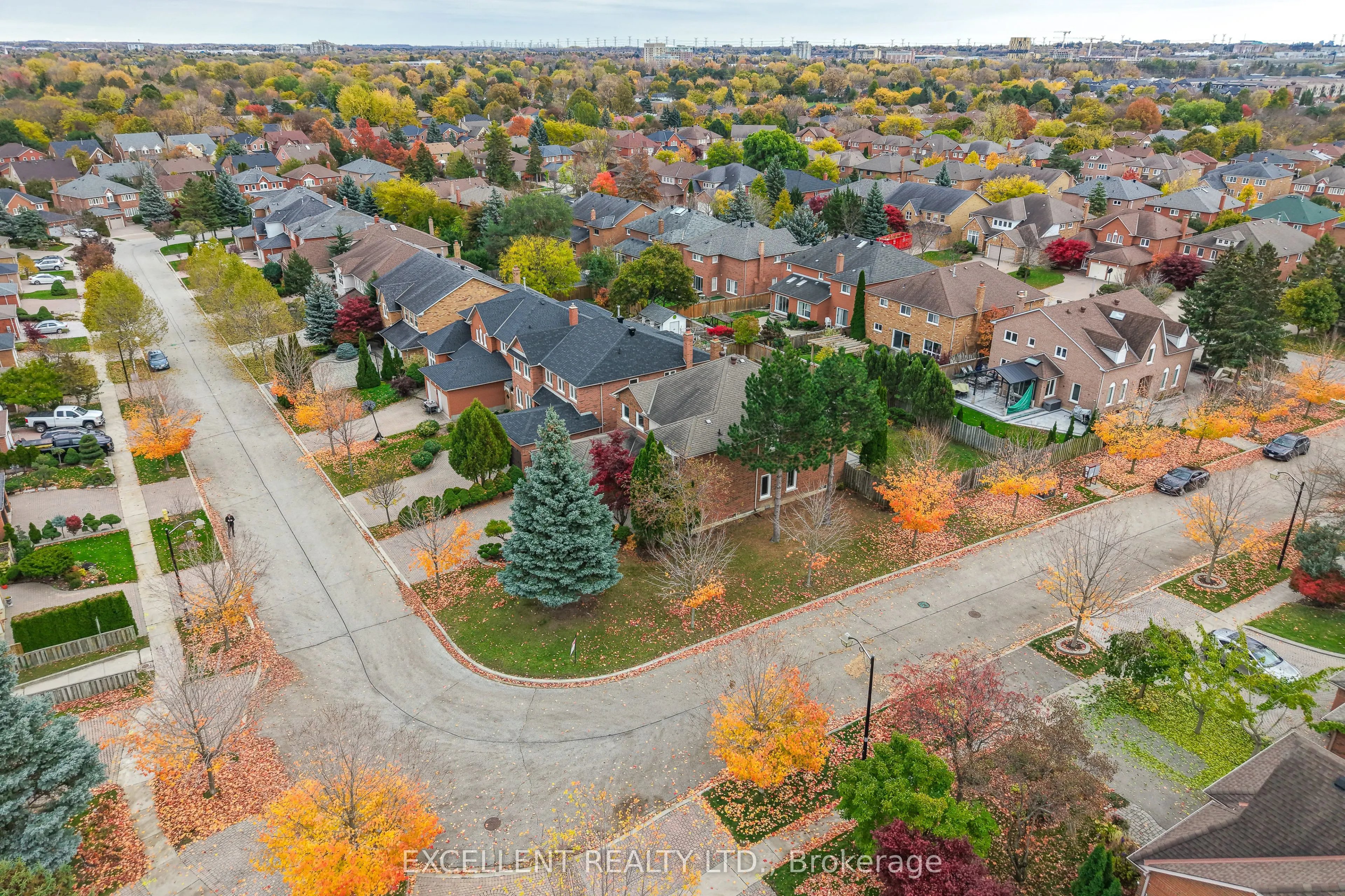 17 Charrington Crescent