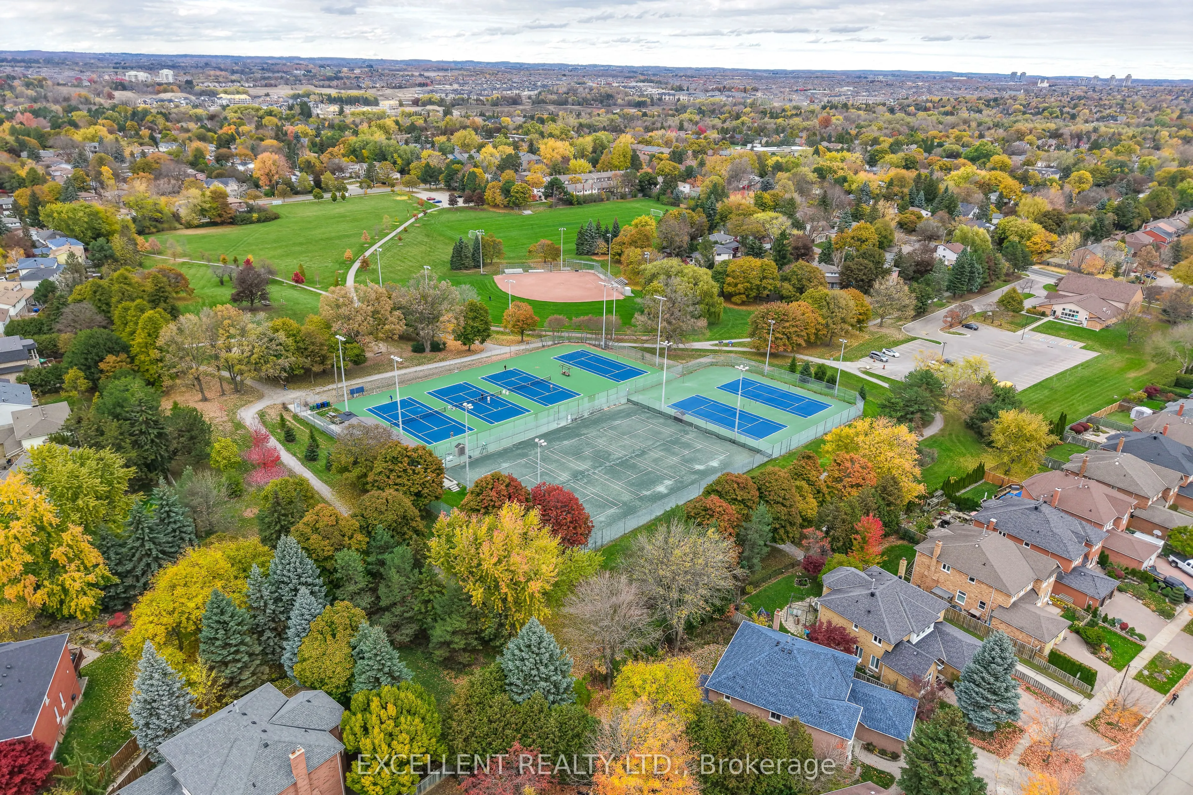 17 Charrington Crescent