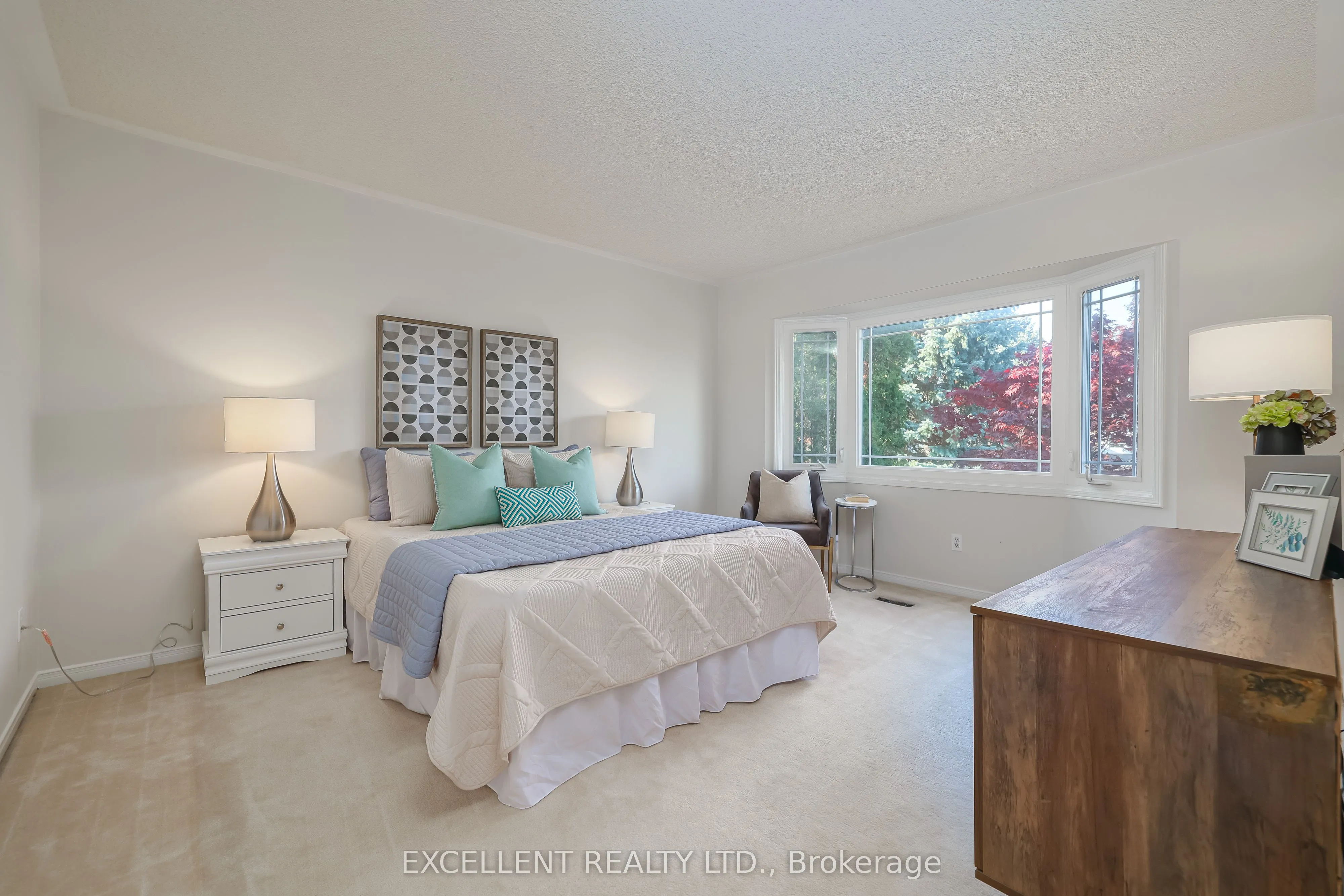 17 Charrington Crescent