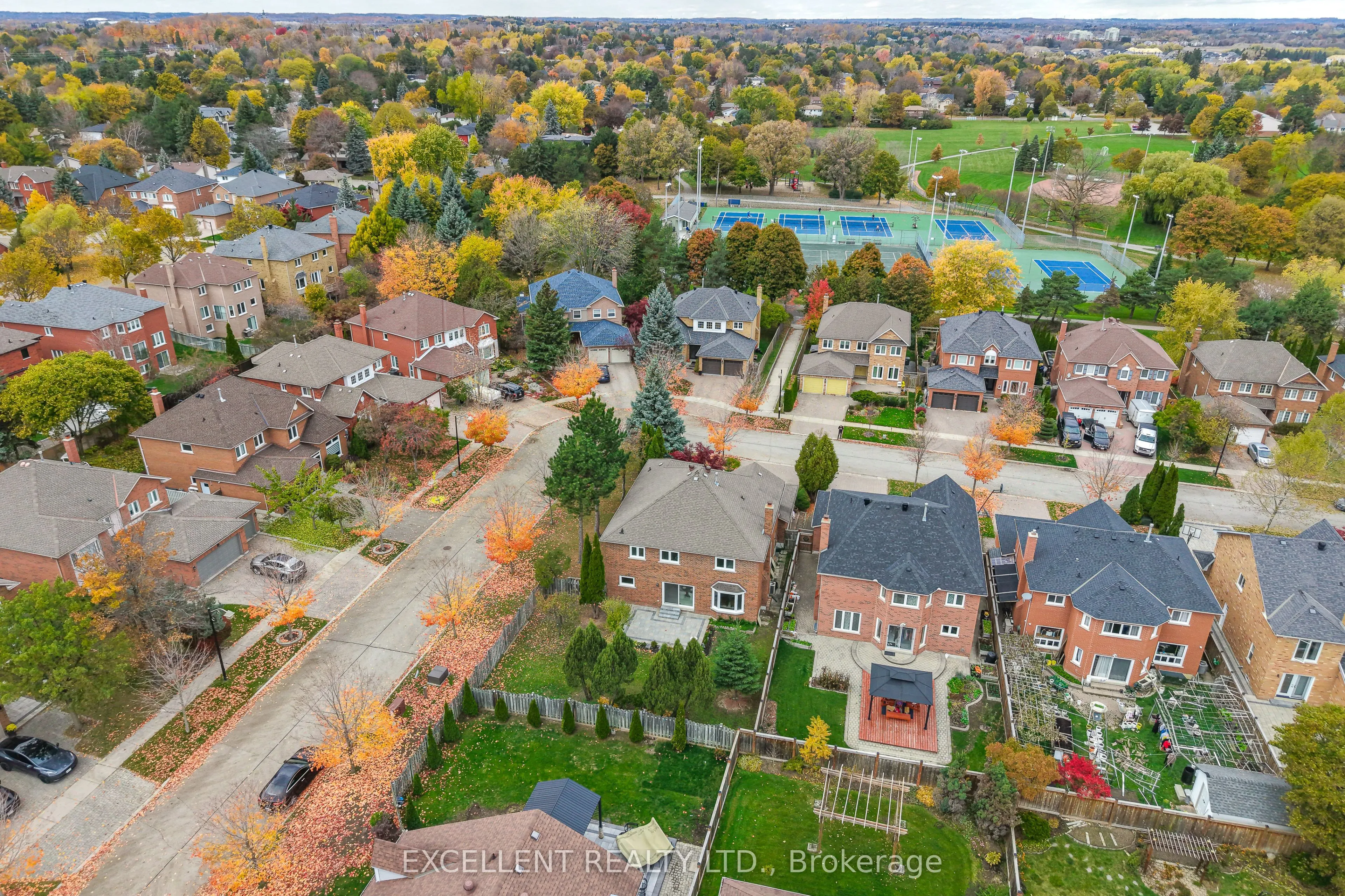 17 Charrington Crescent