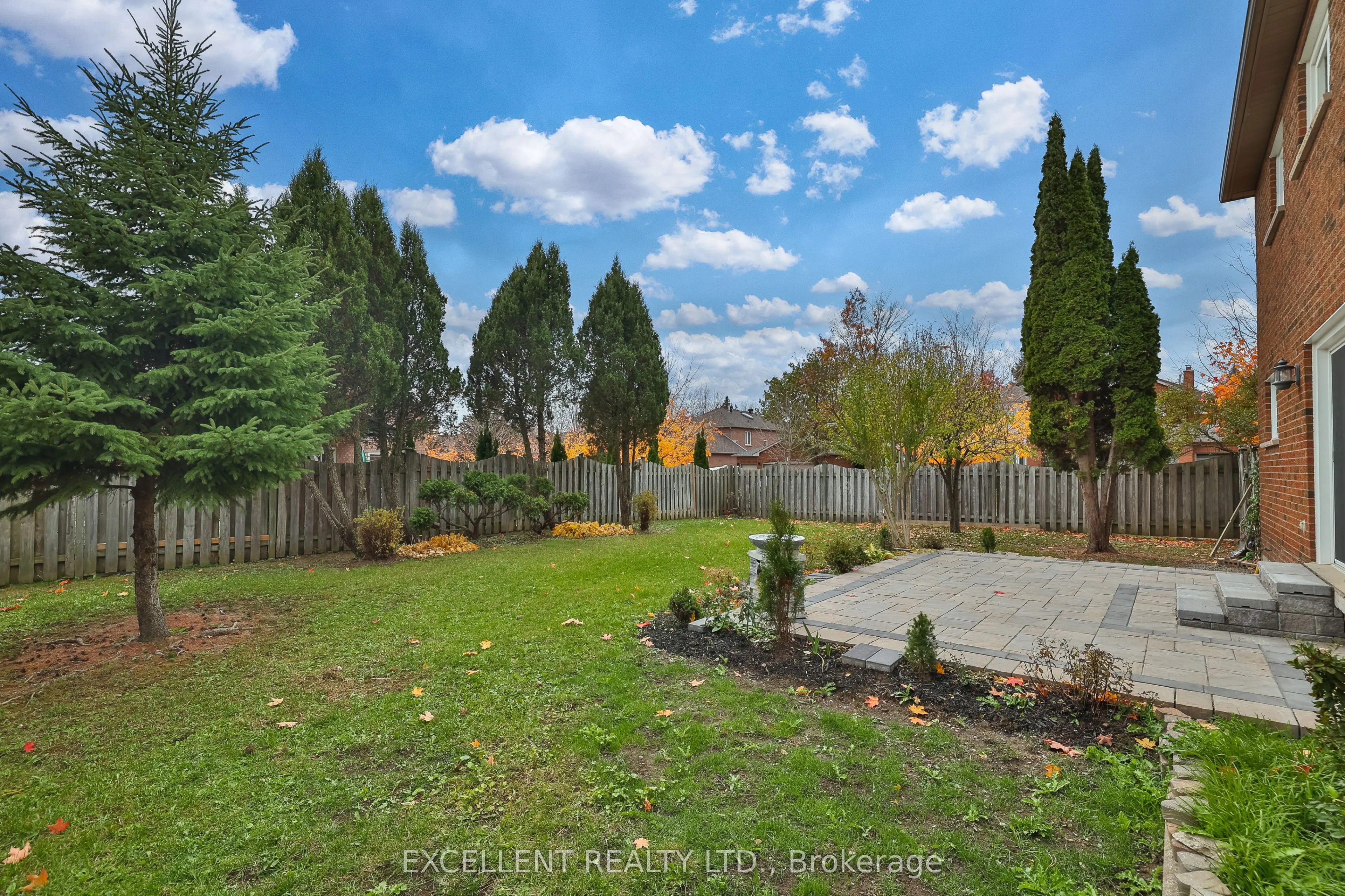 17 Charrington Crescent