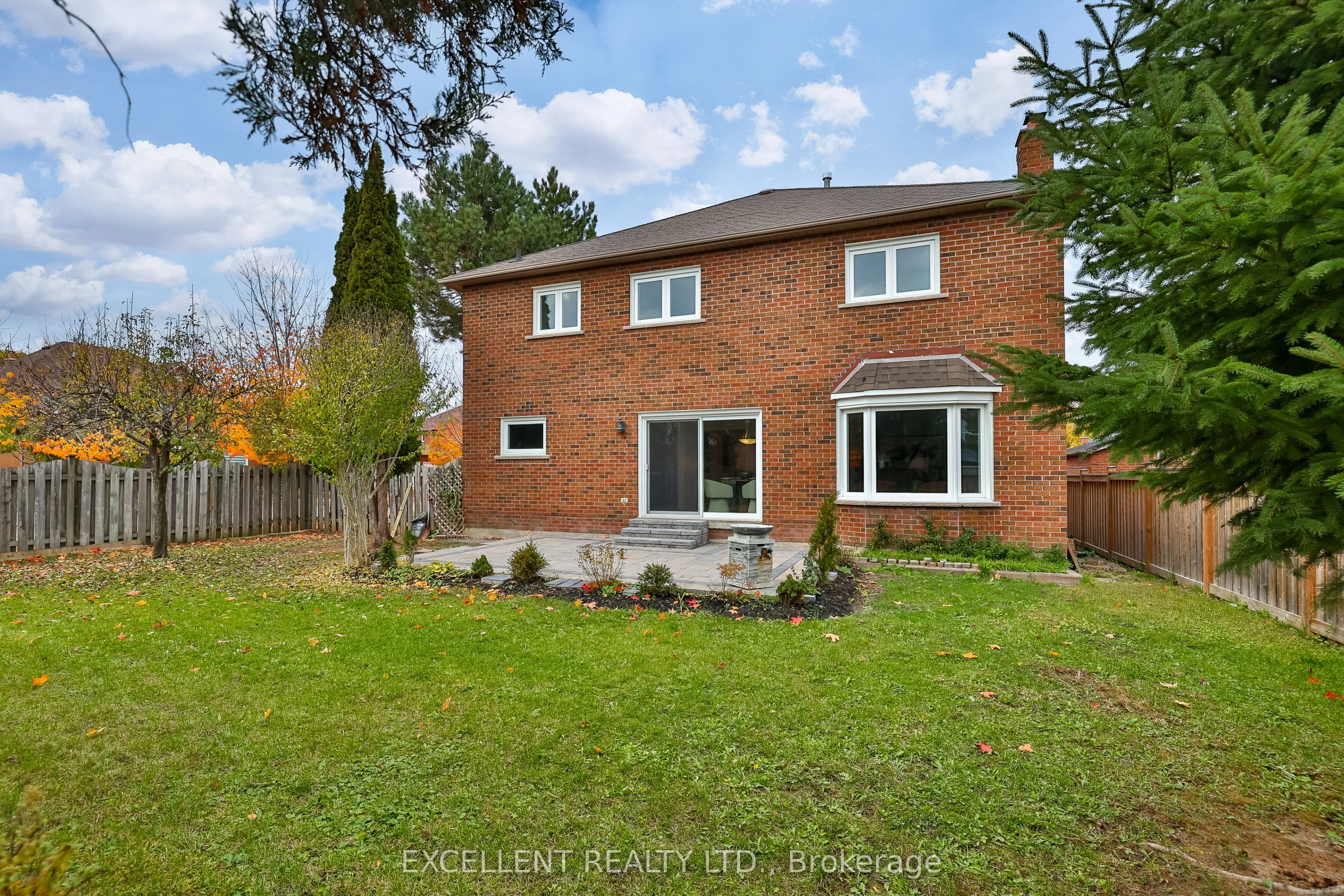 17 Charrington Crescent