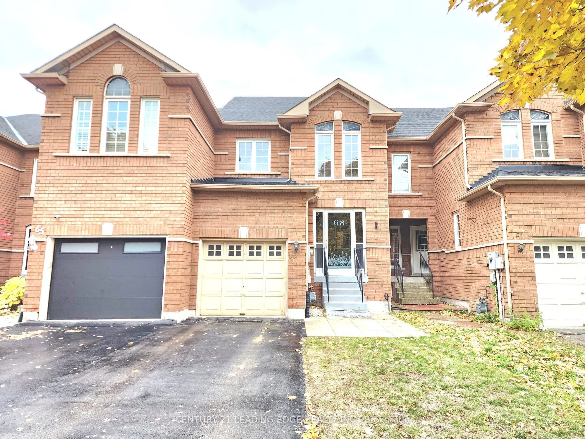 63 Peninsula Crescent