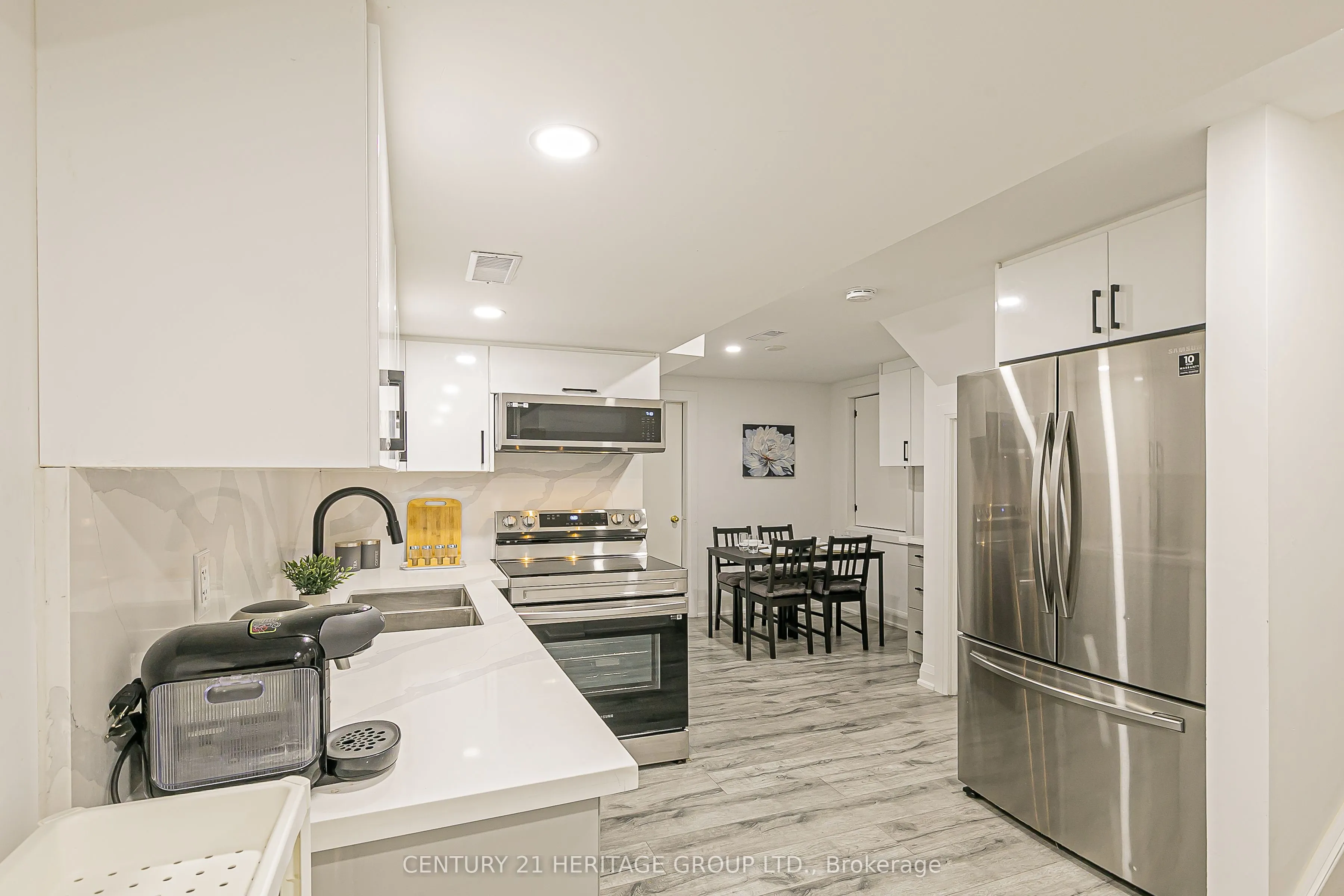 29 Eminence Road
