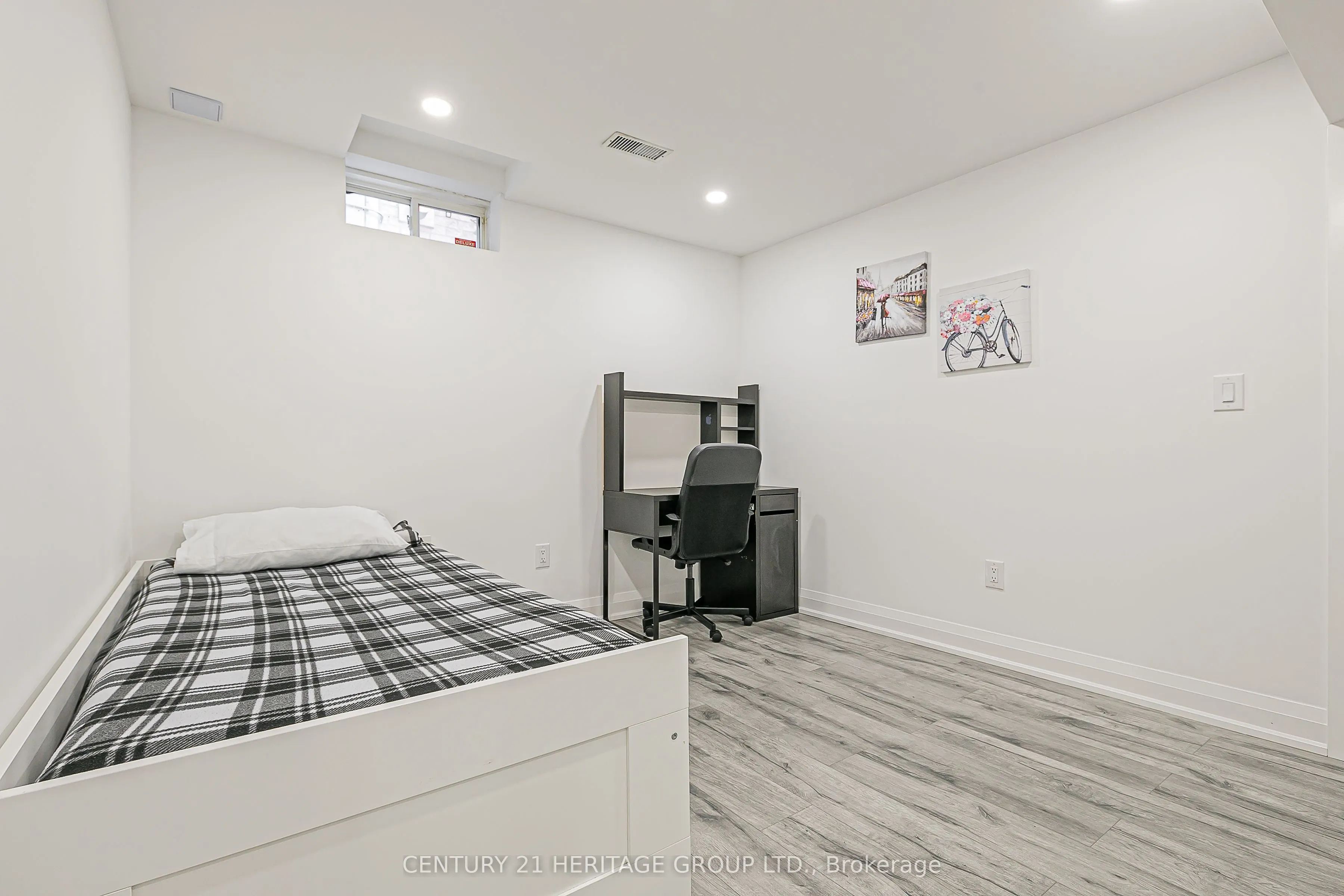 29 Eminence Road