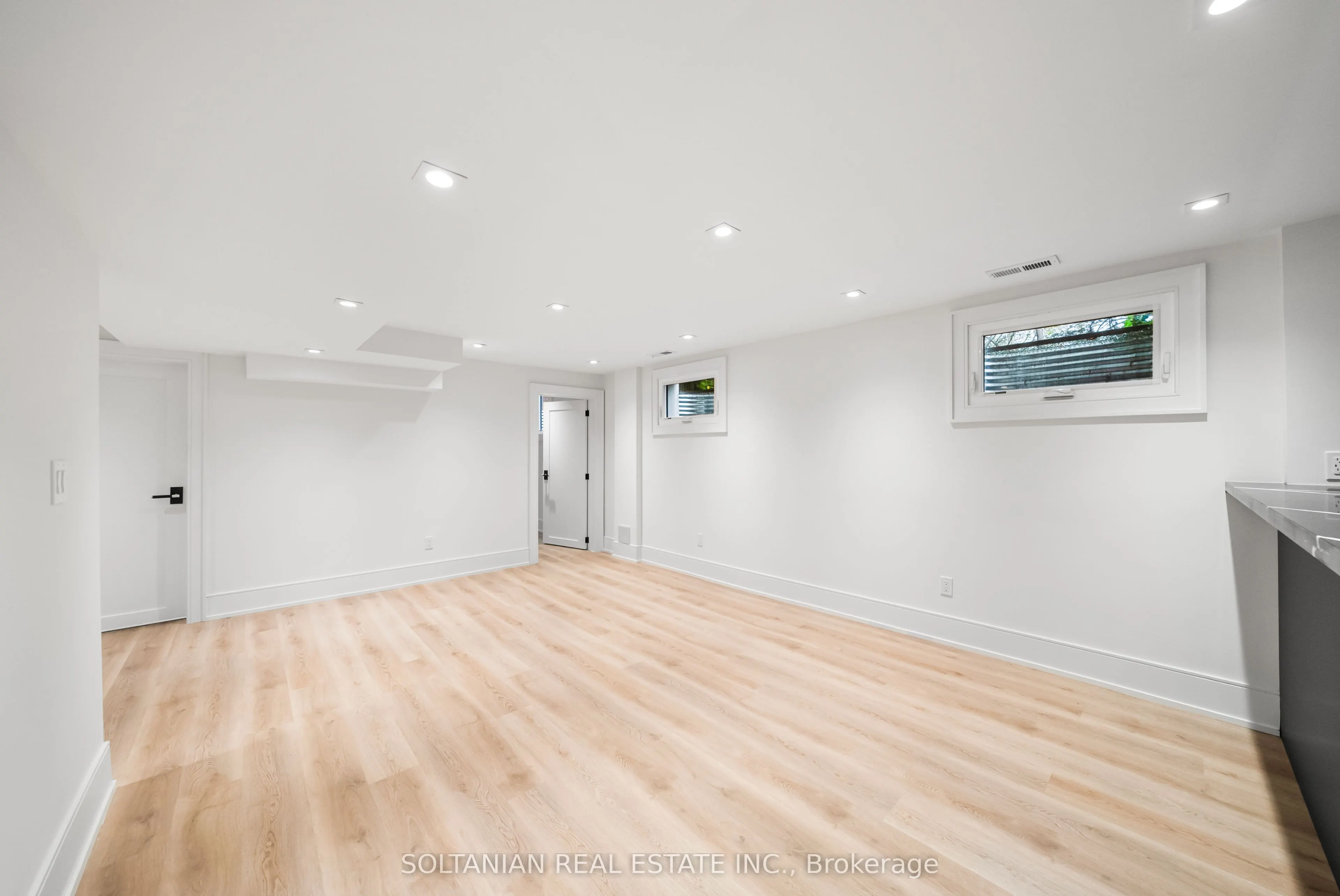 98 Babcombe Drive