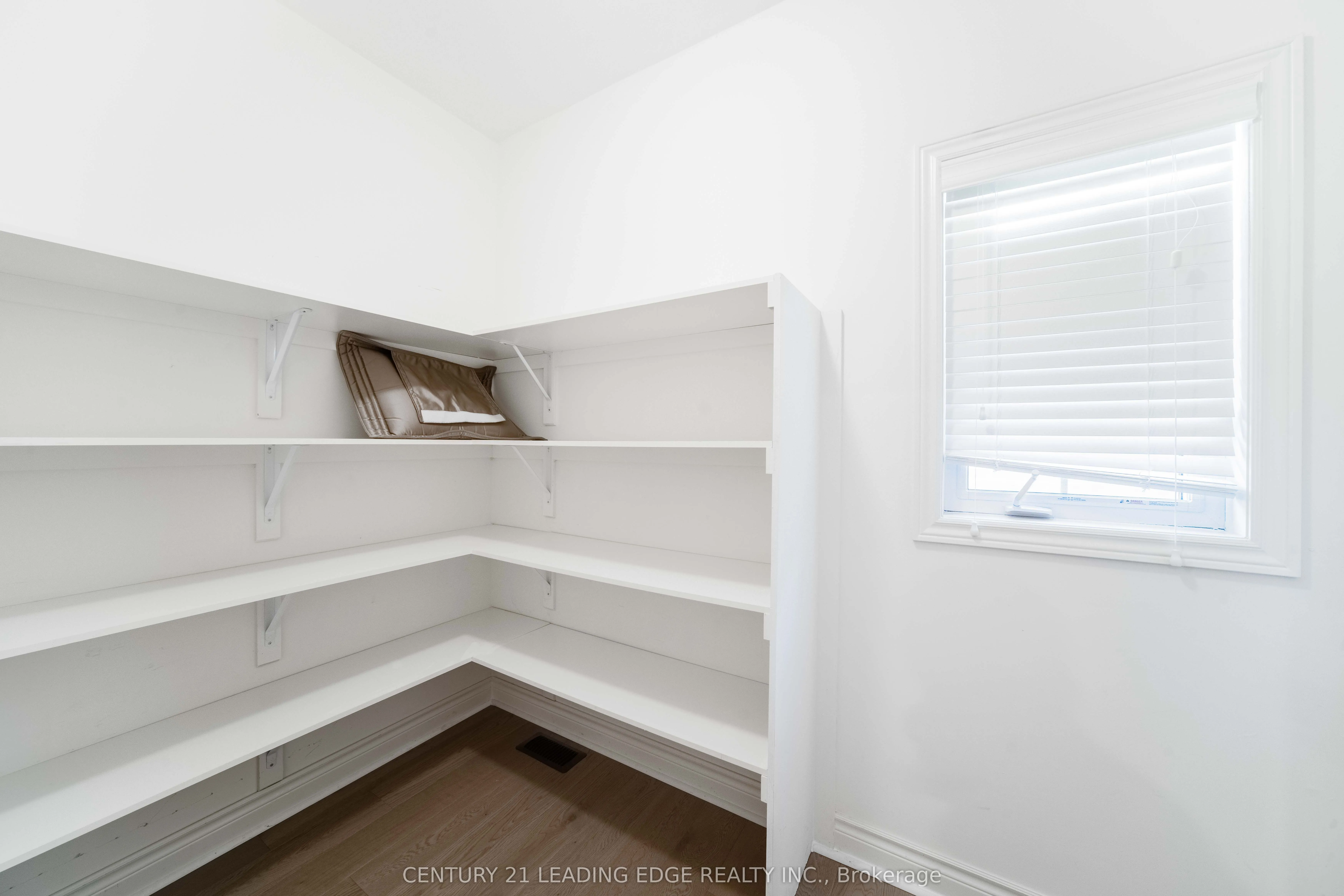 63 Ken Sinclair Crescent #42