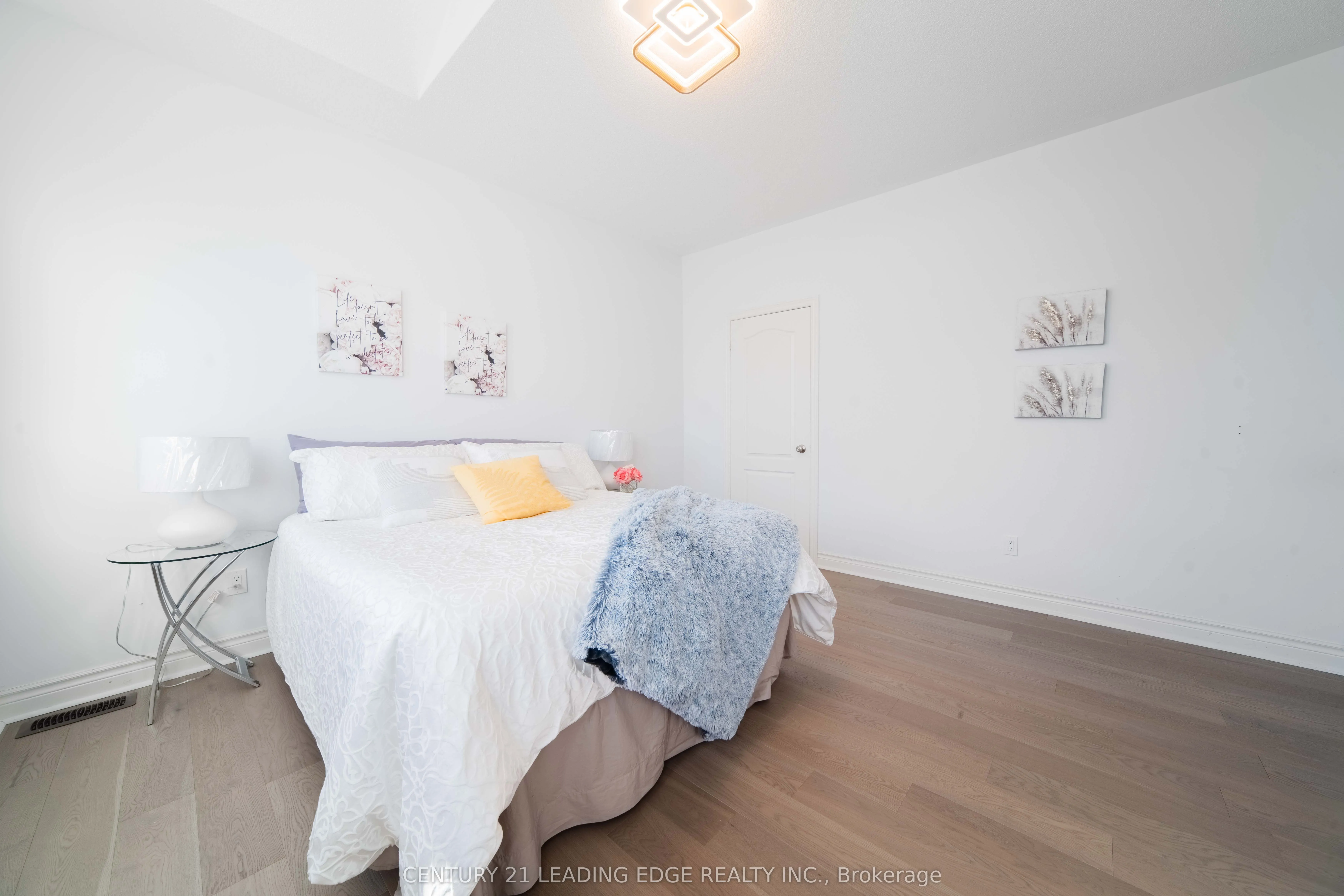 63 Ken Sinclair Crescent #42