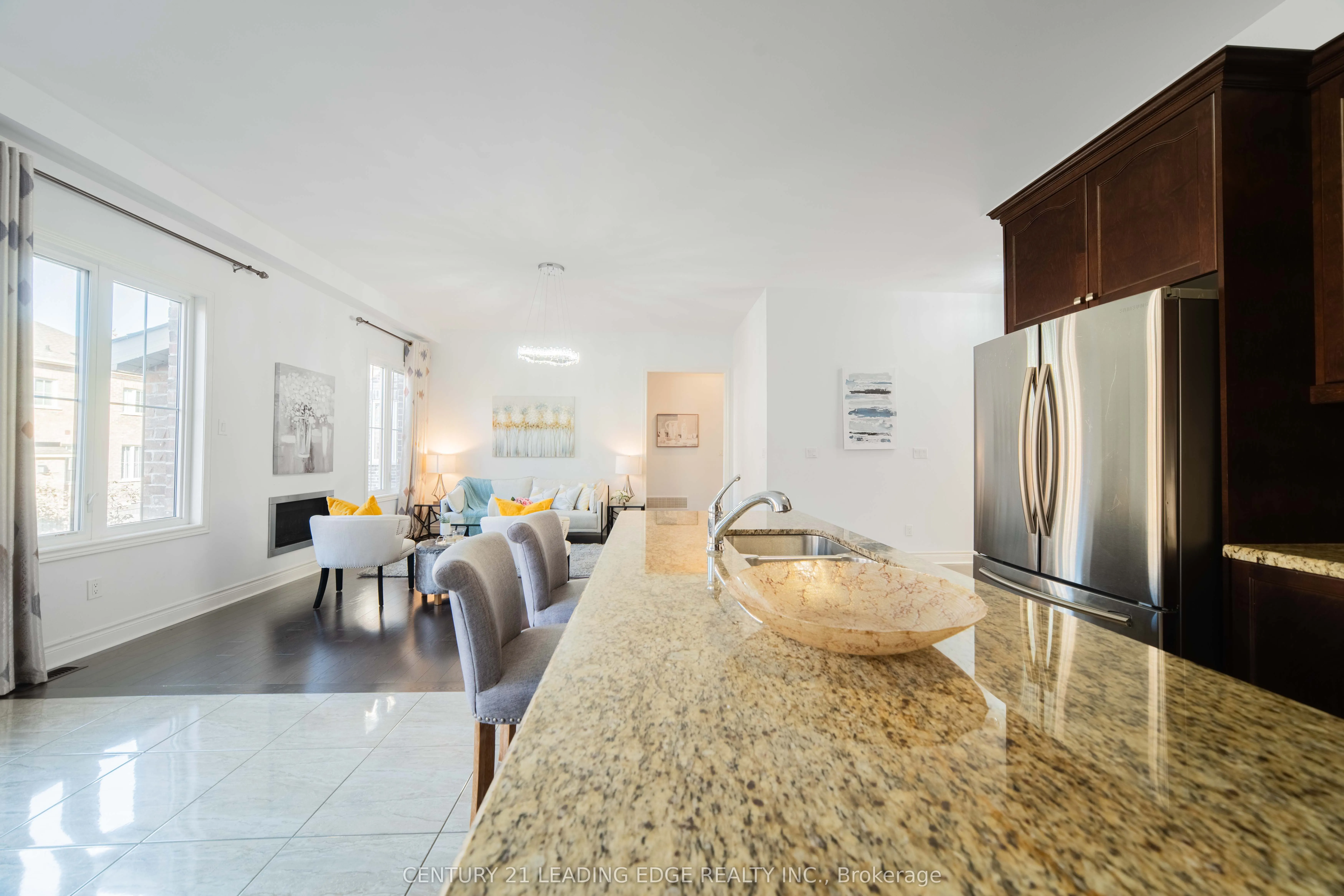 63 Ken Sinclair Crescent #42