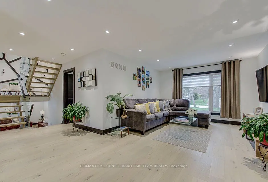 56 Cynthia Crescent