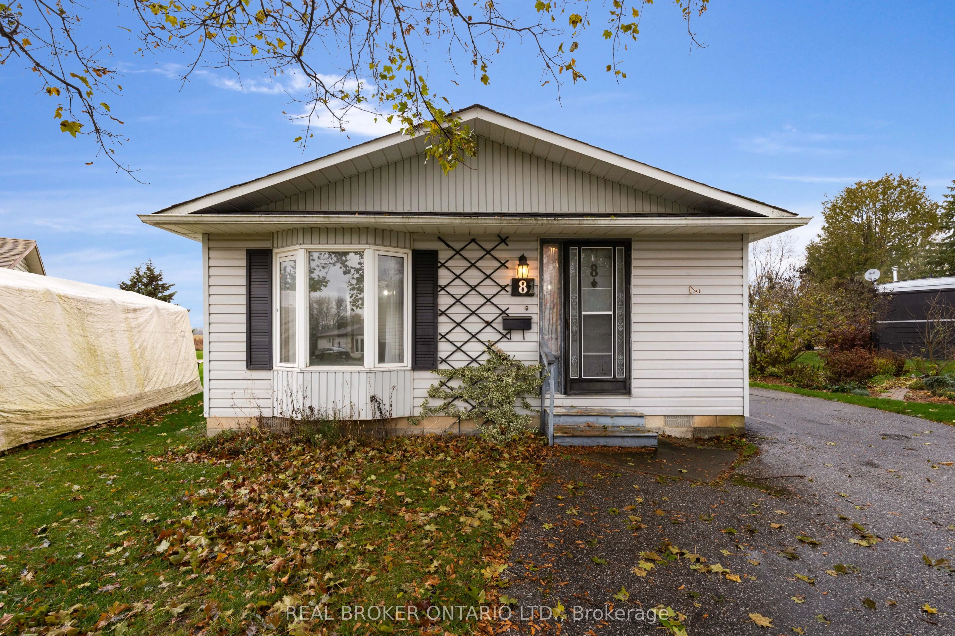 8 Maple Leaf Terrace