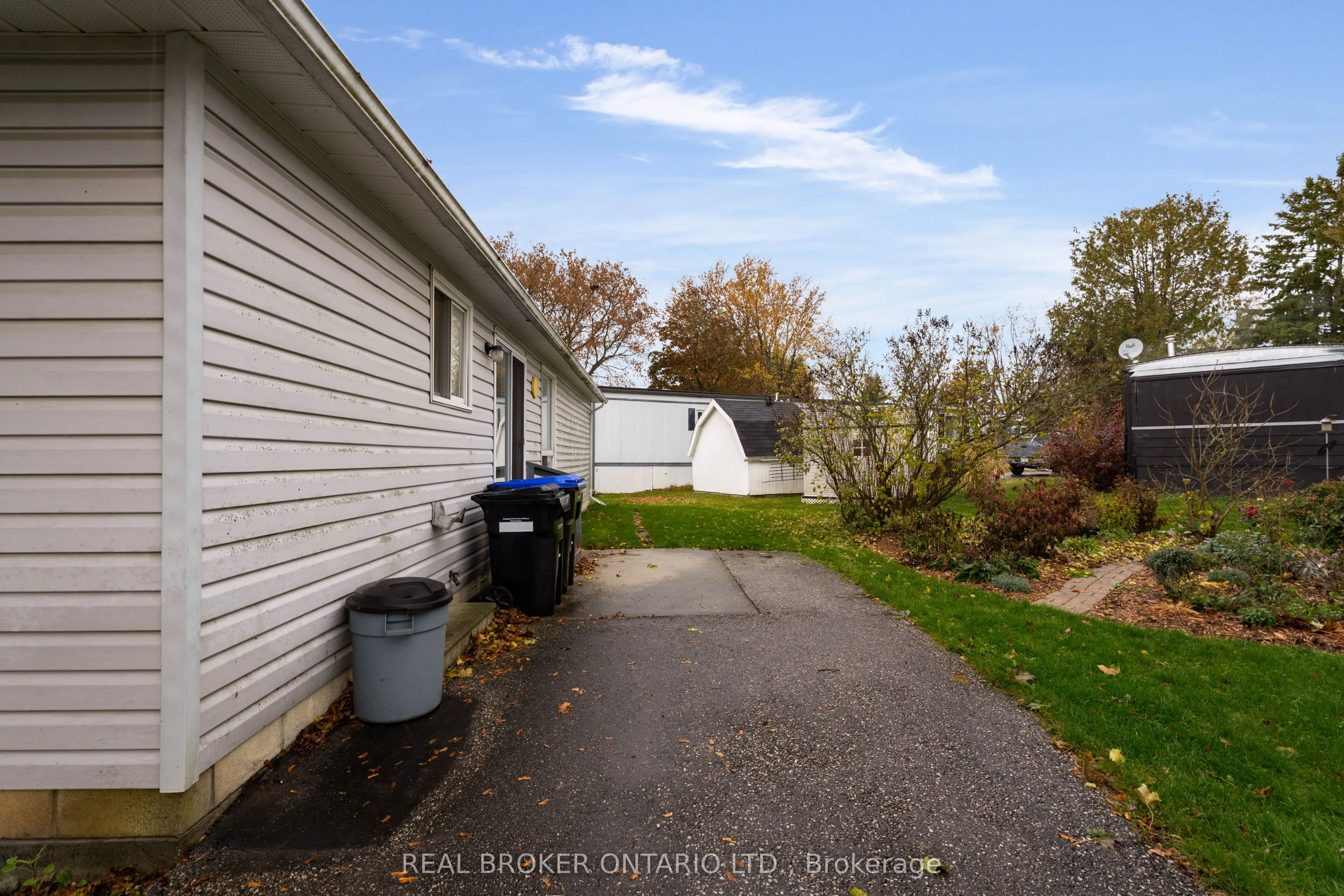 8 Maple Leaf Terrace