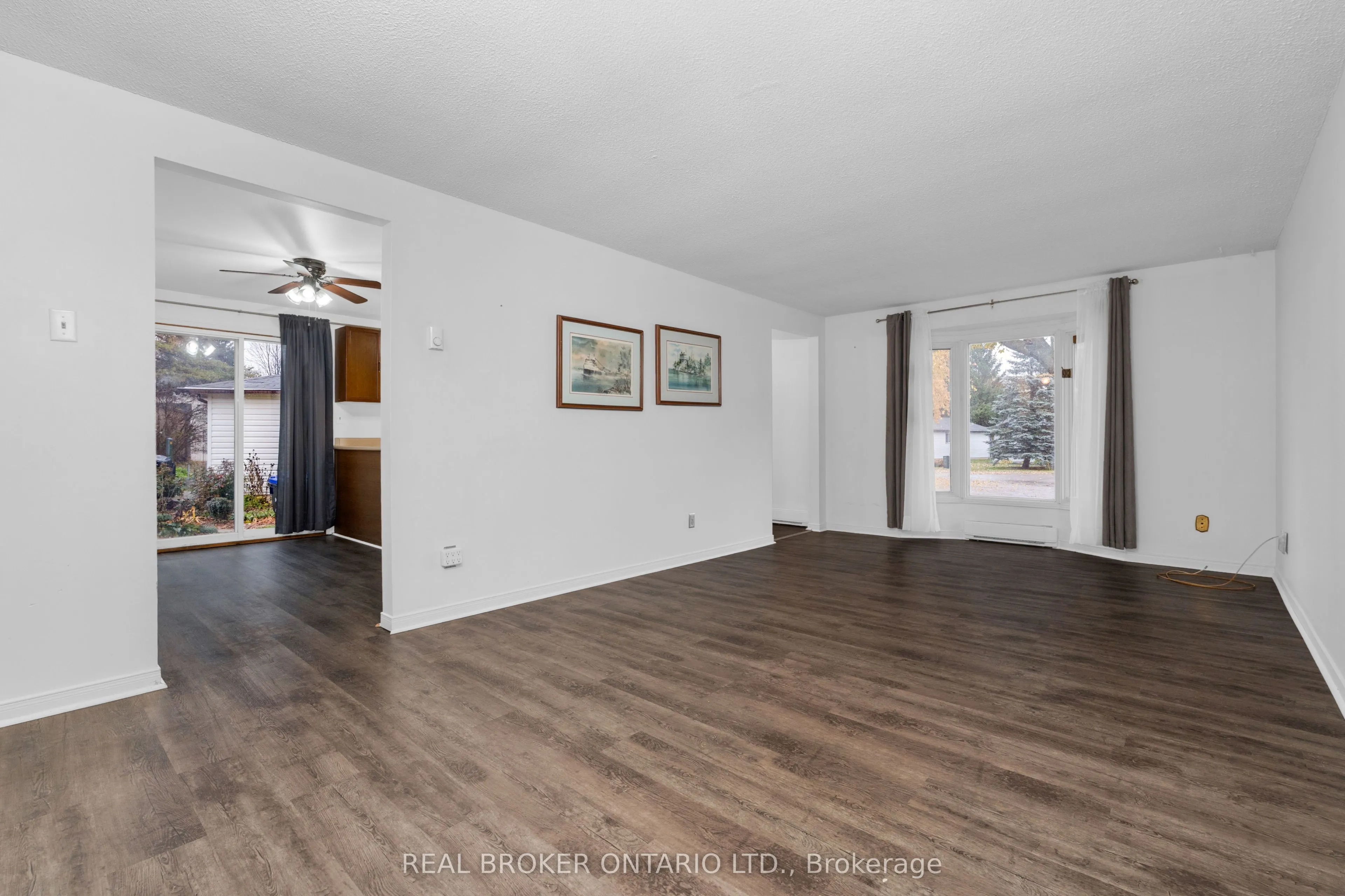 8 Maple Leaf Terrace