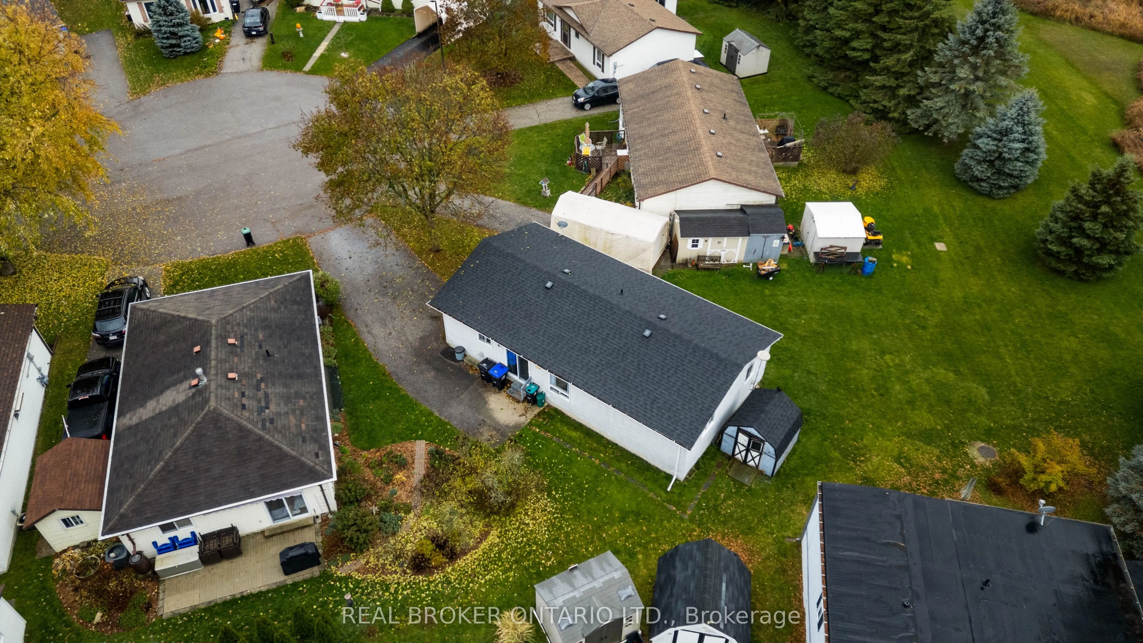 8 Maple Leaf Terrace