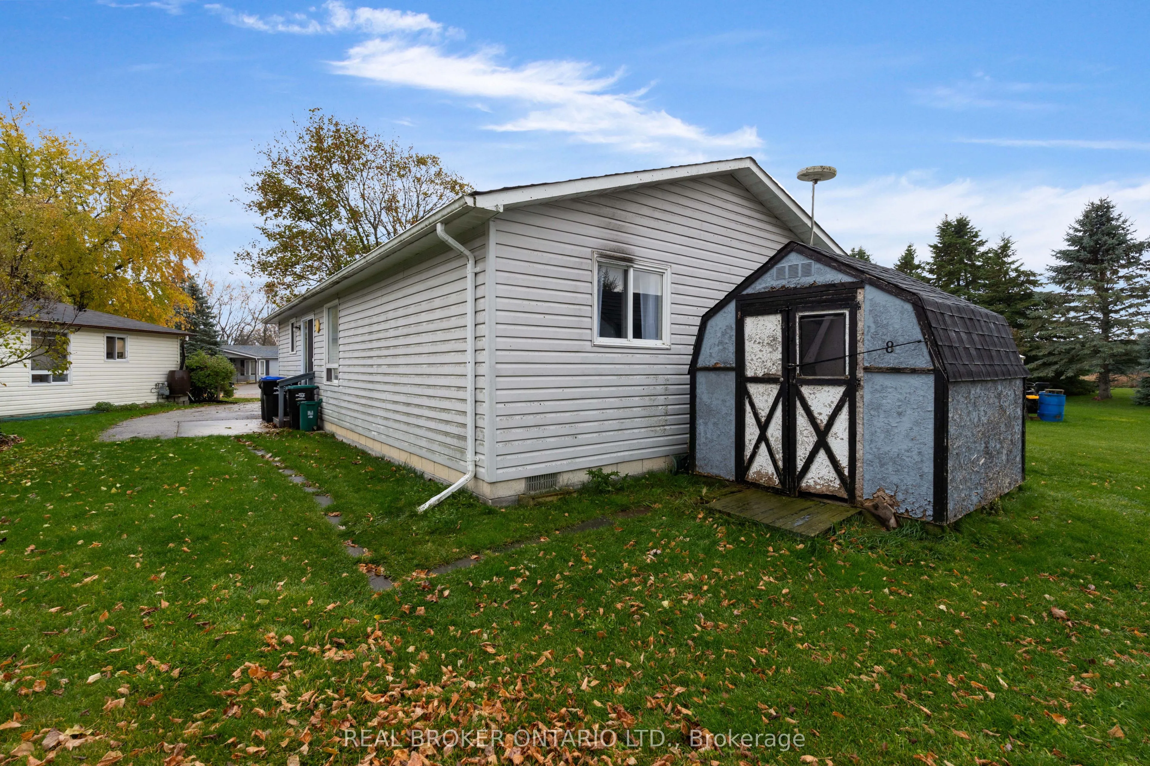 8 Maple Leaf Terrace