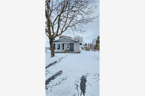 8 Maple Leaf Terrace