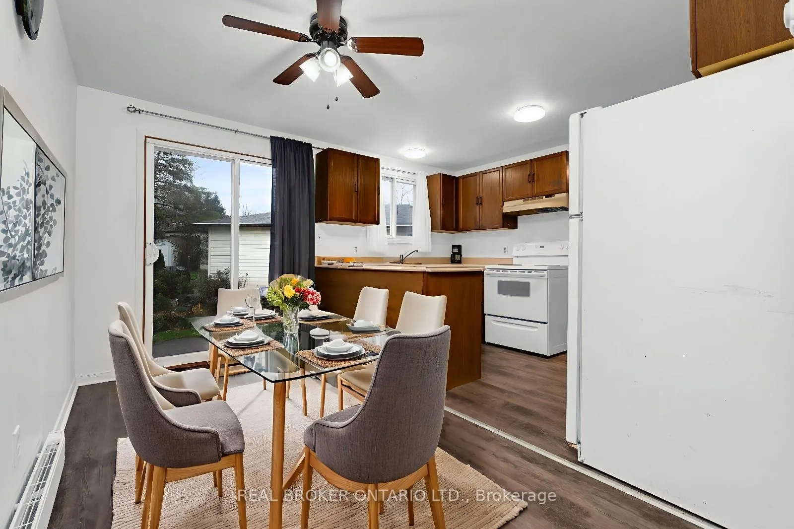 8 Maple Leaf Terrace