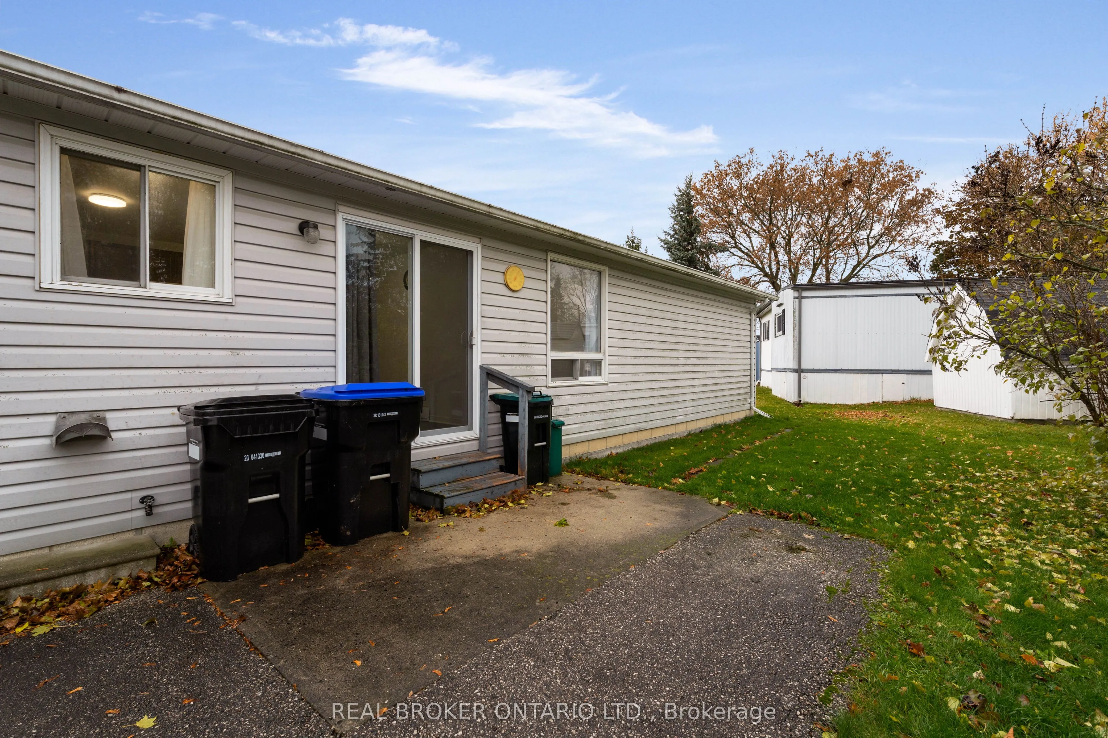 8 Maple Leaf Terrace