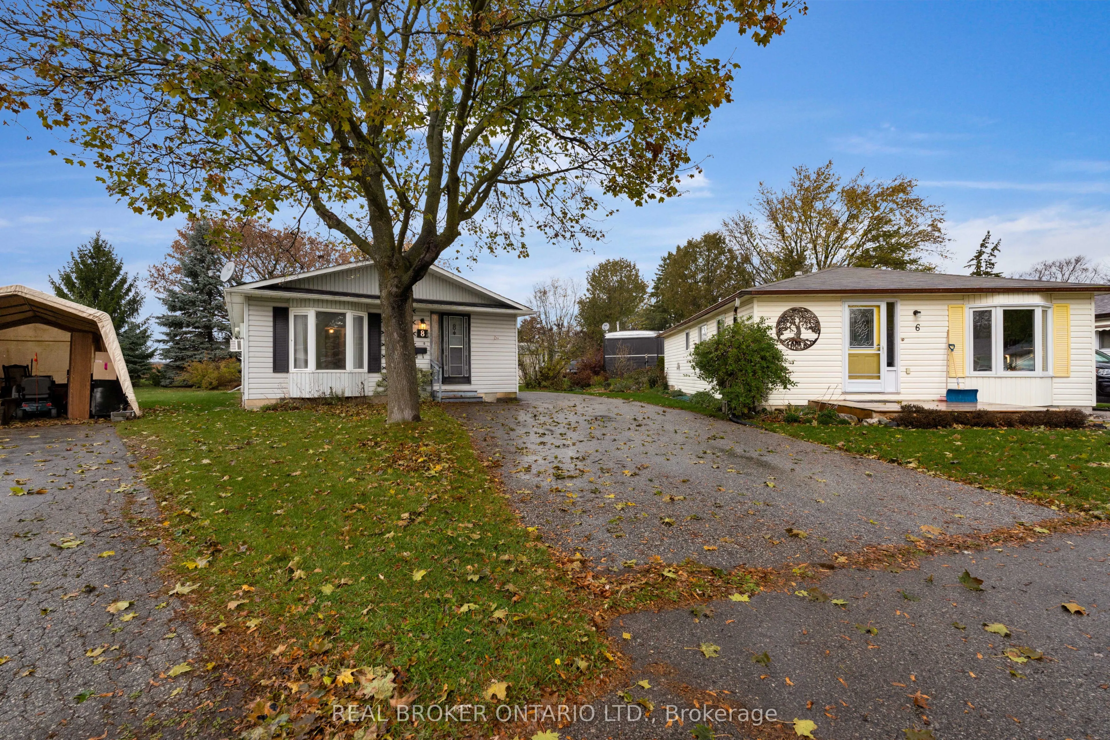 8 Maple Leaf Terrace