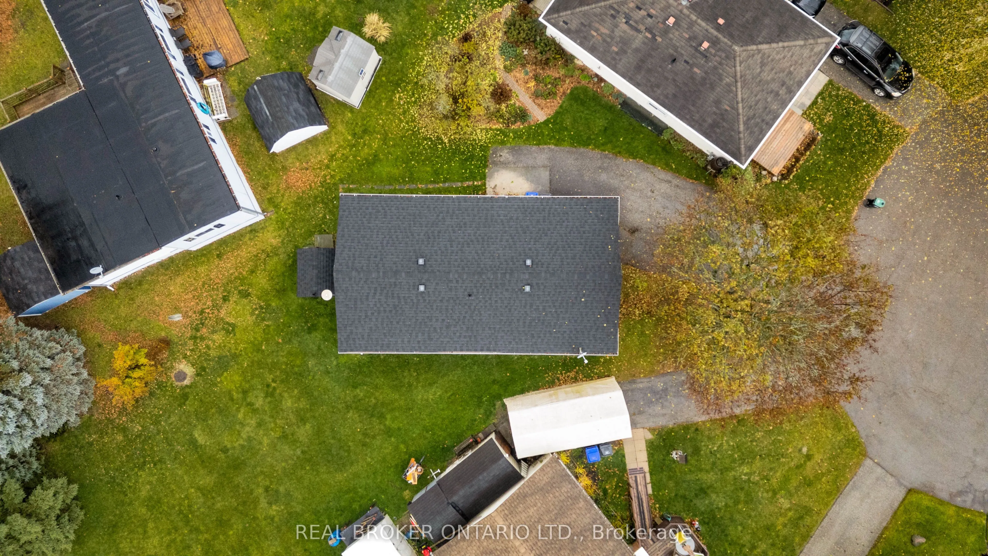 8 Maple Leaf Terrace
